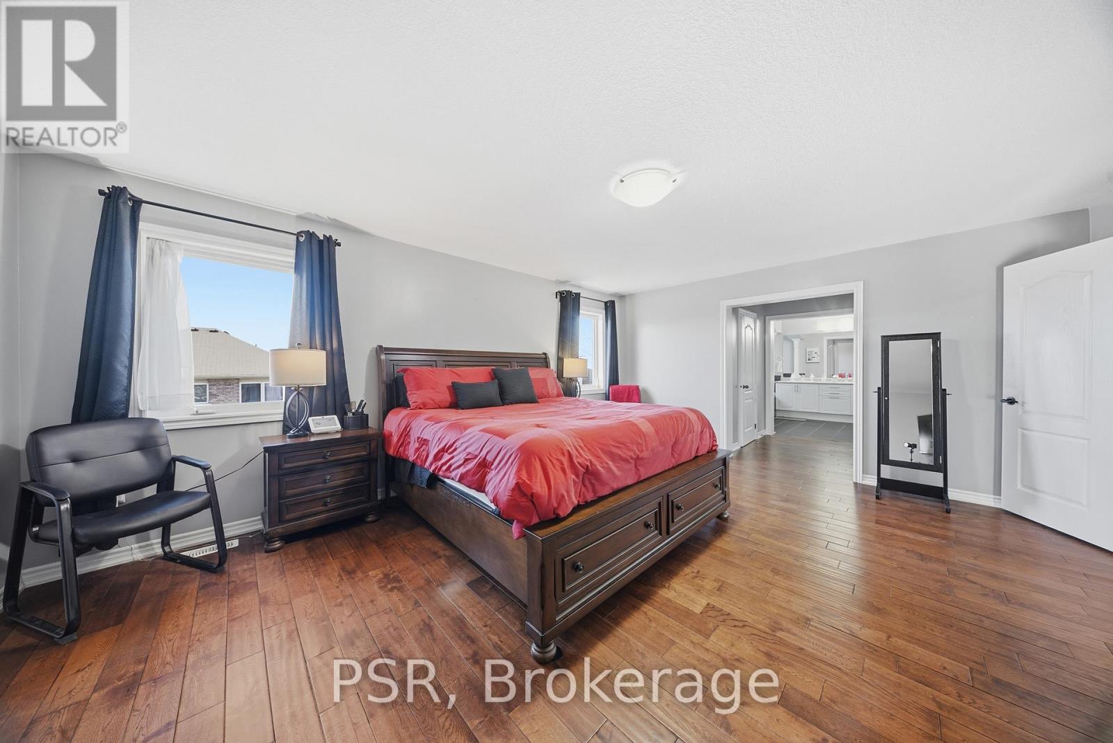 24 BURGESS CRESCENT - 23
