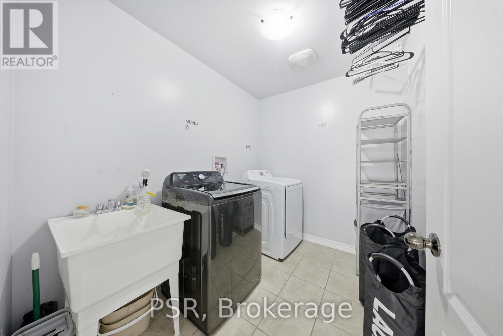 24 BURGESS CRESCENT - 26