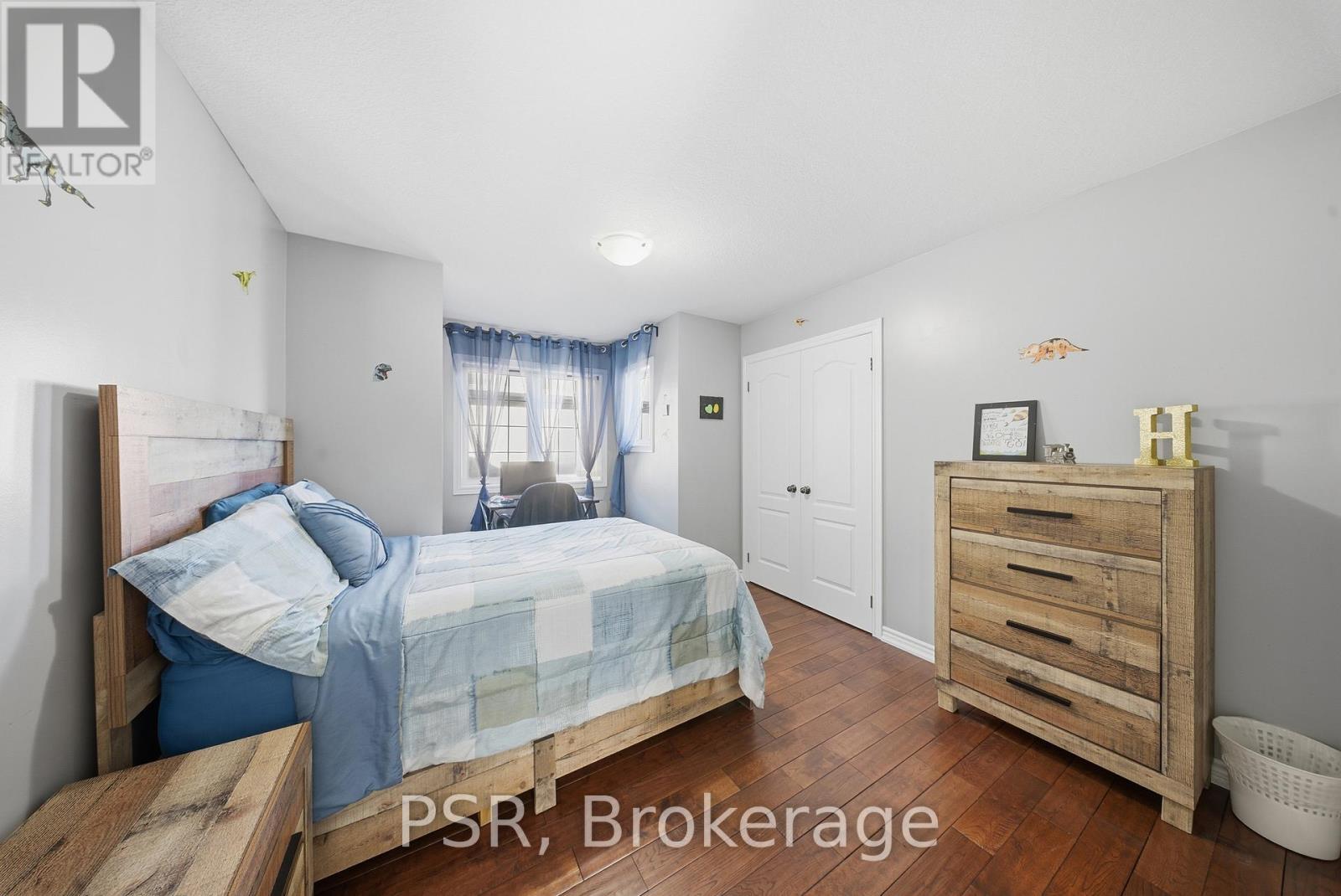 24 BURGESS CRESCENT - 28