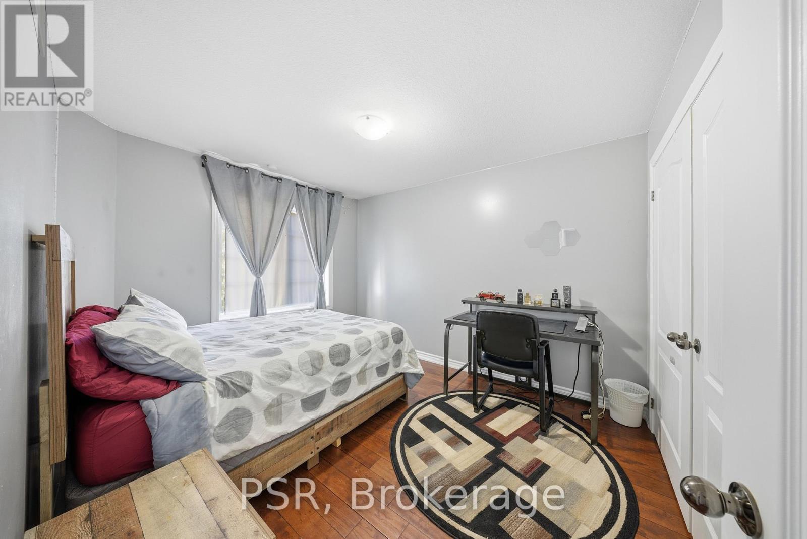24 BURGESS CRESCENT - 30