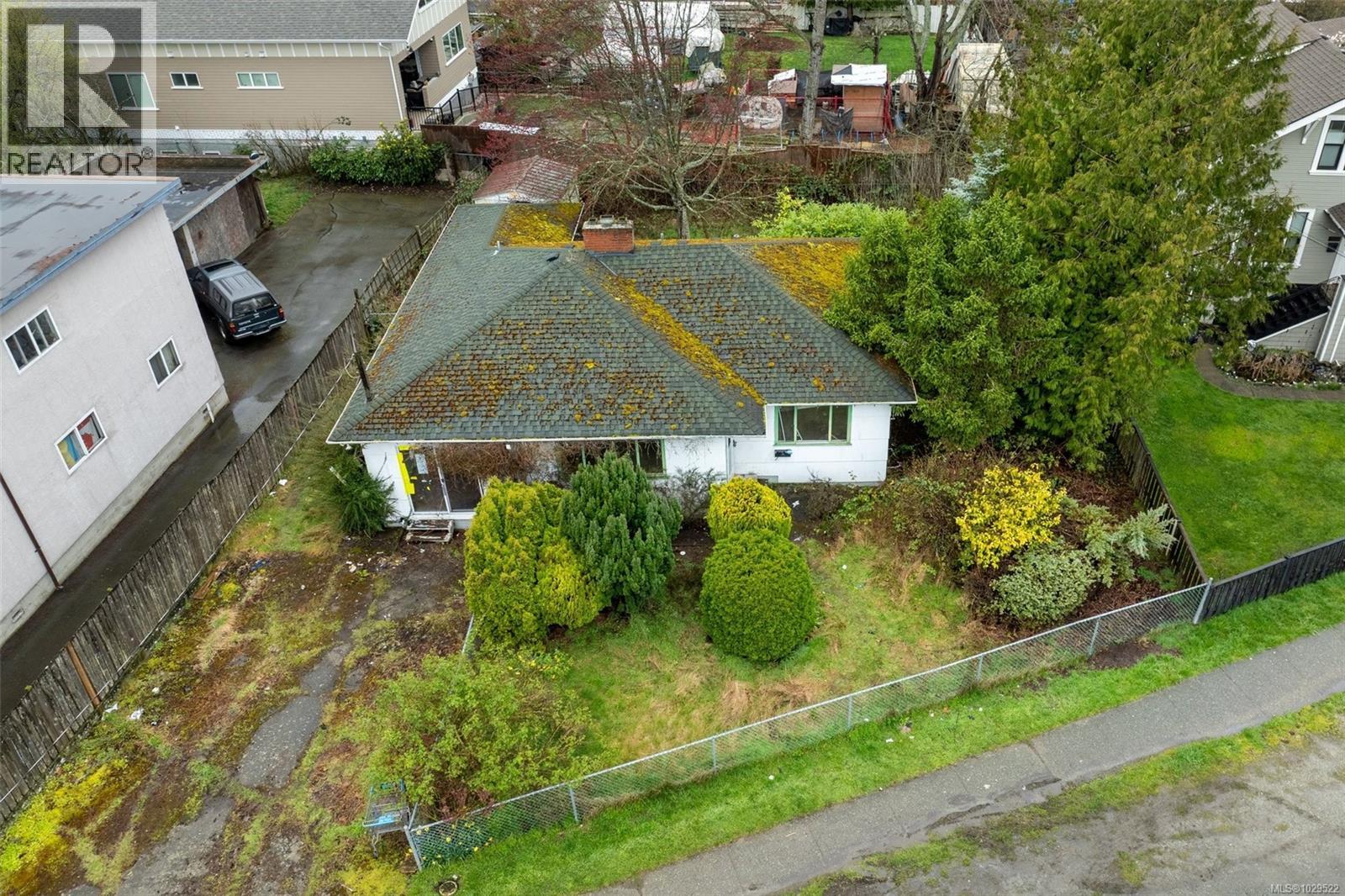  3330 Harriet Road, Saanich