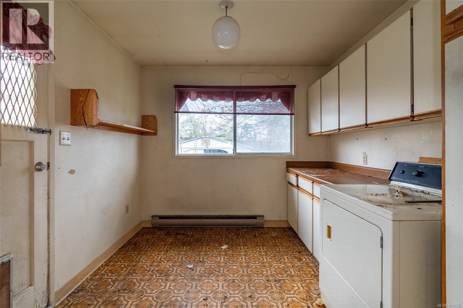  3330 Harriet Road, Saanich