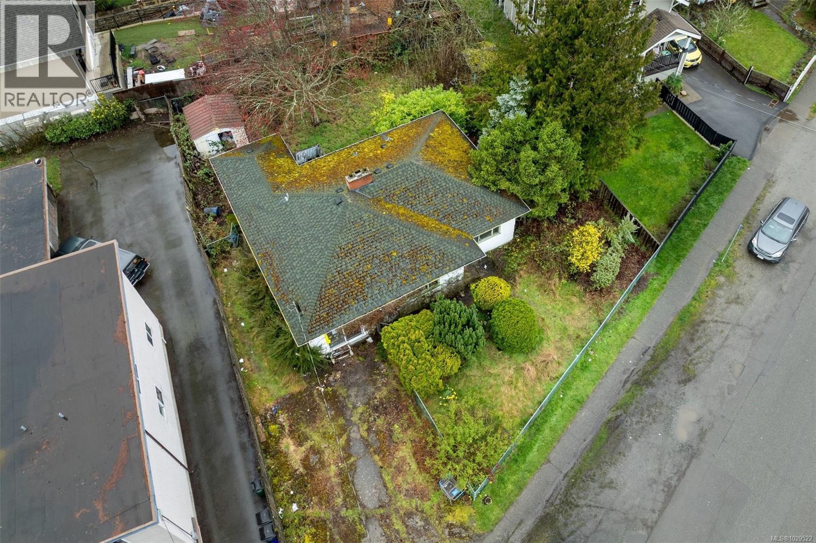  3330 Harriet Road, Saanich