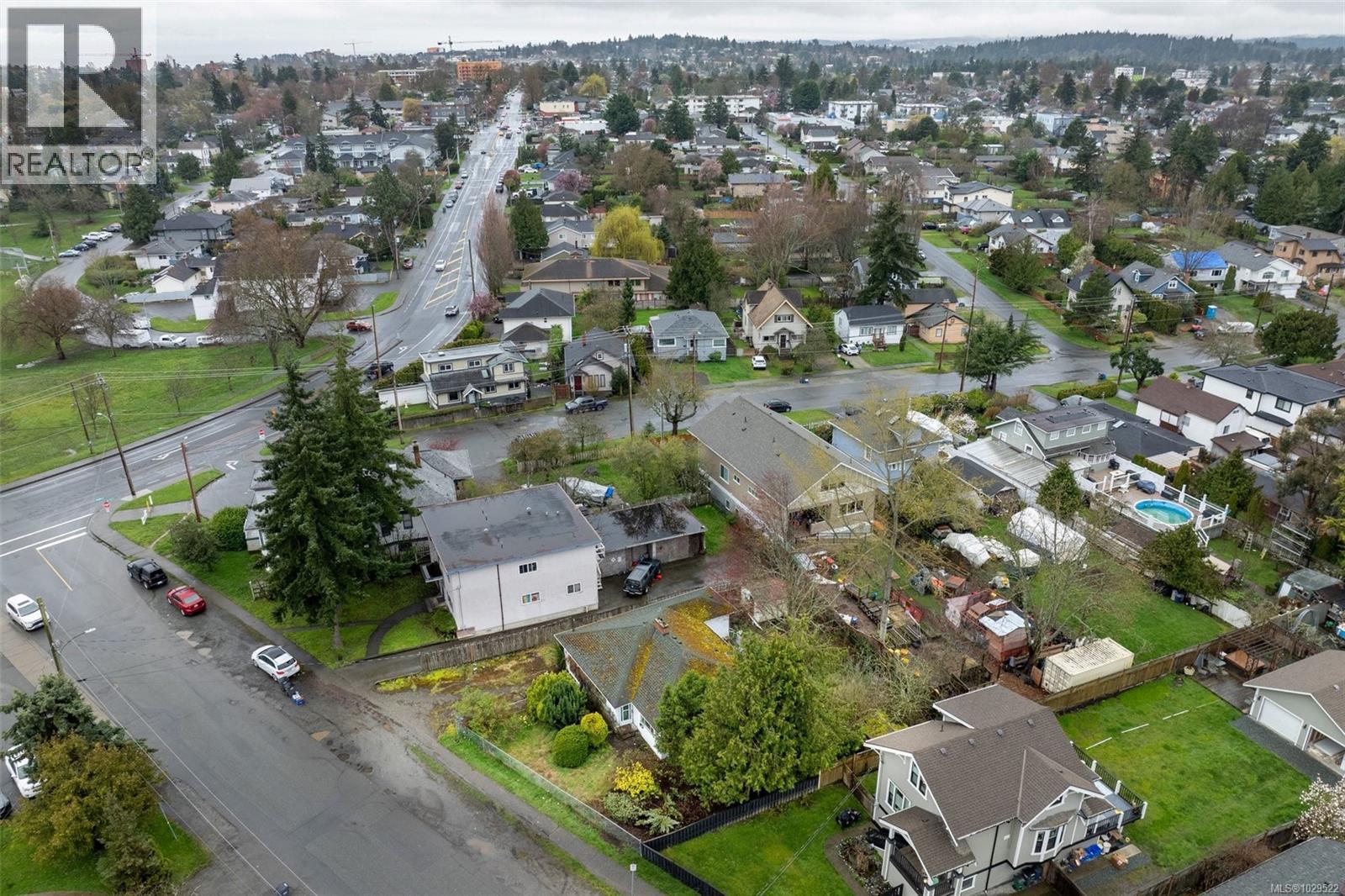  3330 Harriet Road, Saanich