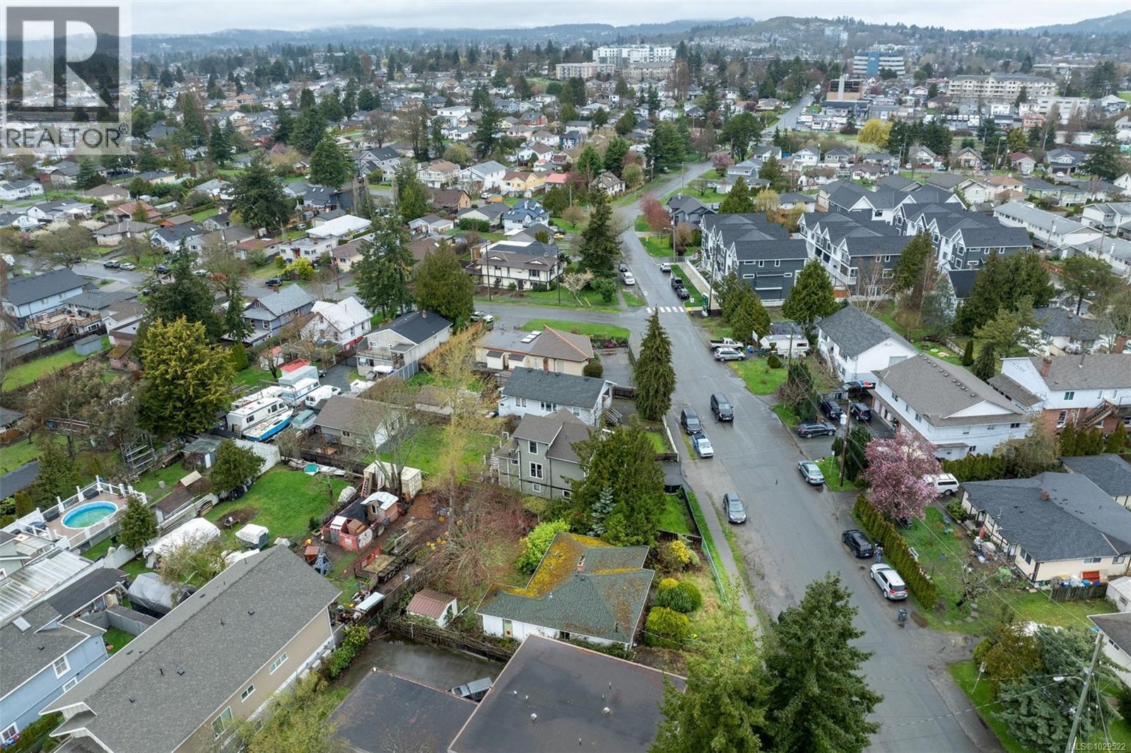  3330 Harriet Road, Saanich