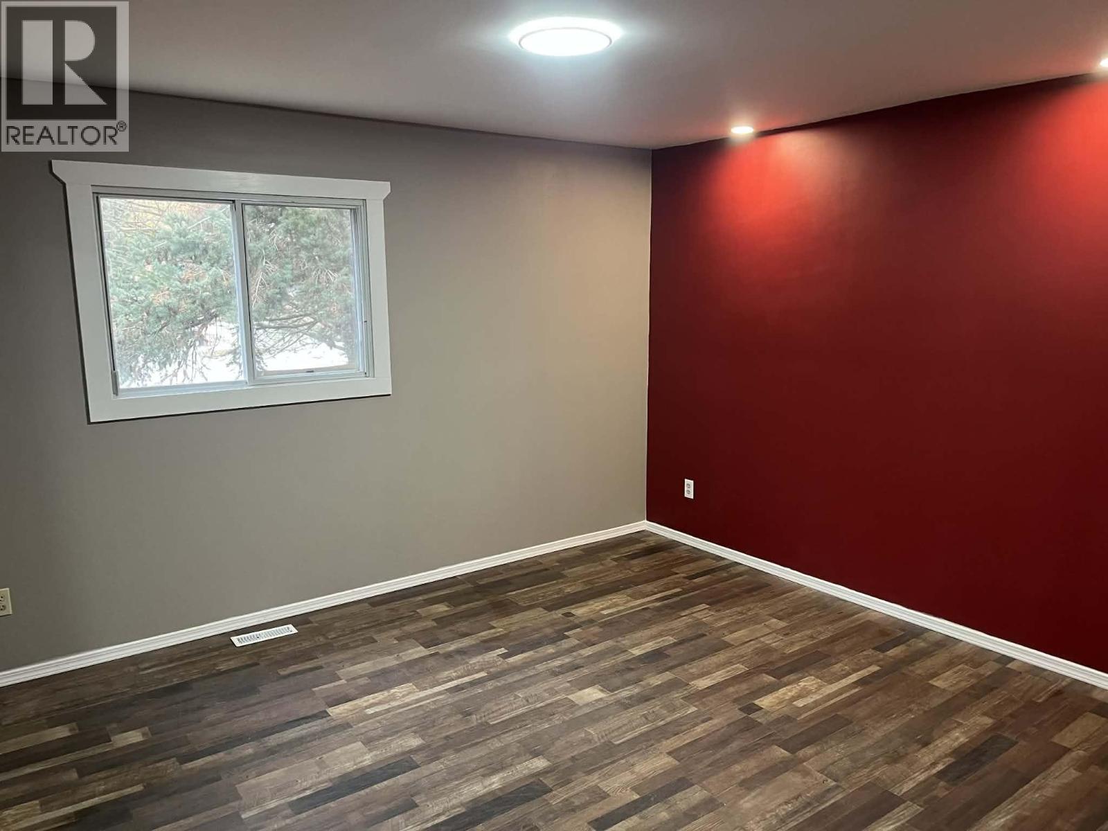 3116 3 Highway, Erickson