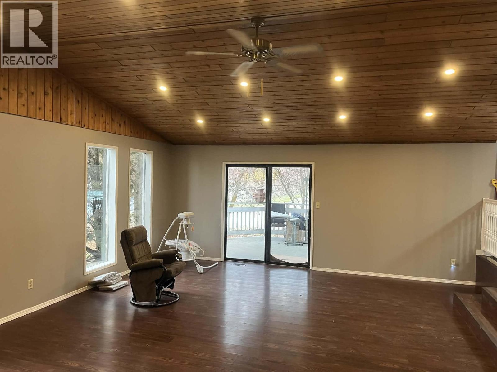 3116 3 Highway, Erickson