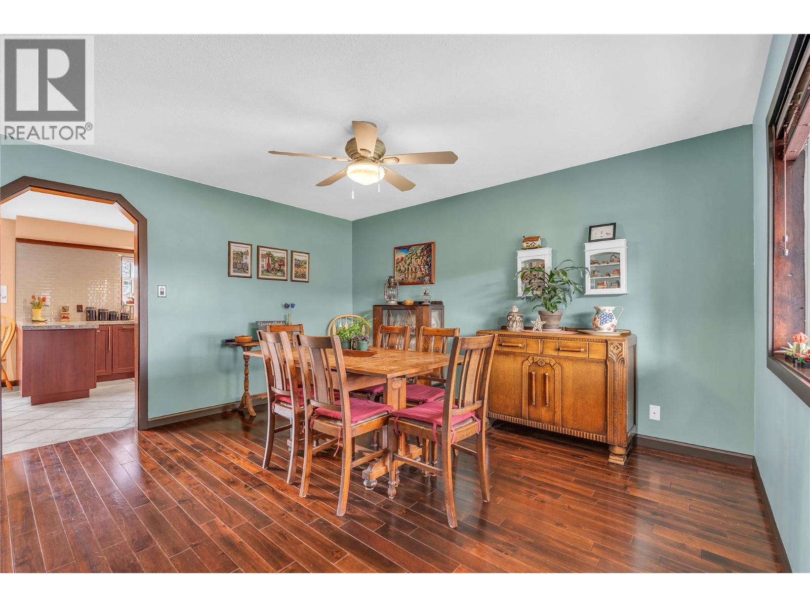 10112 Beavis Place, Summerland