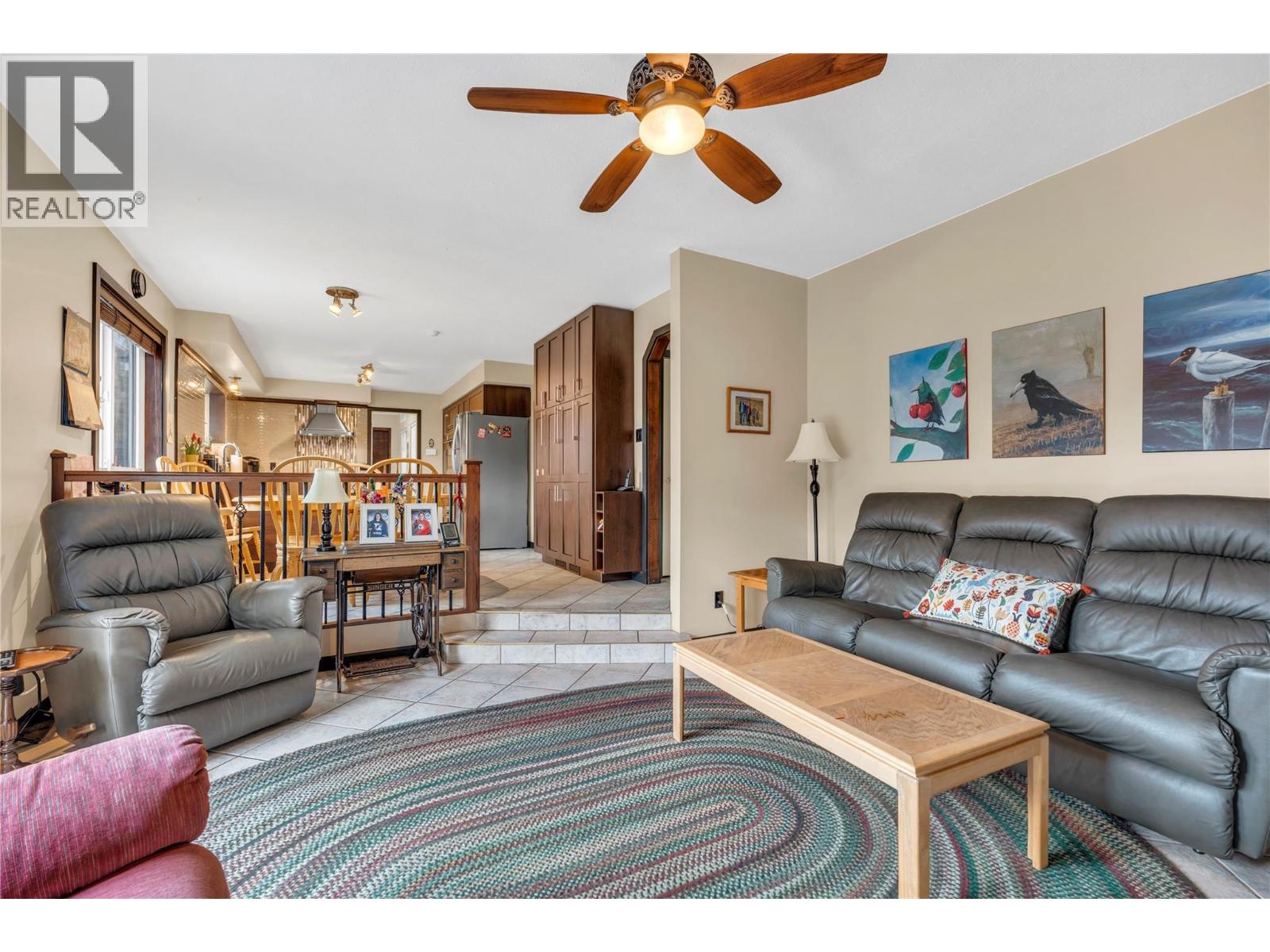 10112 Beavis Place, Summerland