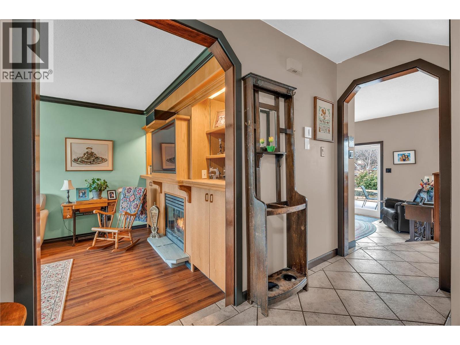 10112 Beavis Place, Summerland