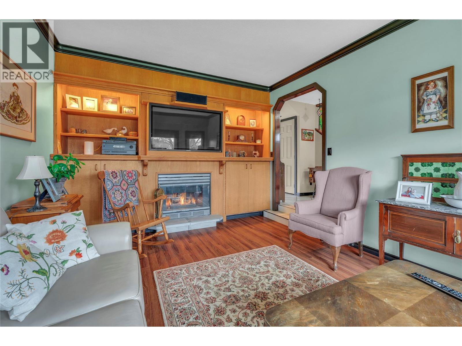 10112 Beavis Place, Summerland