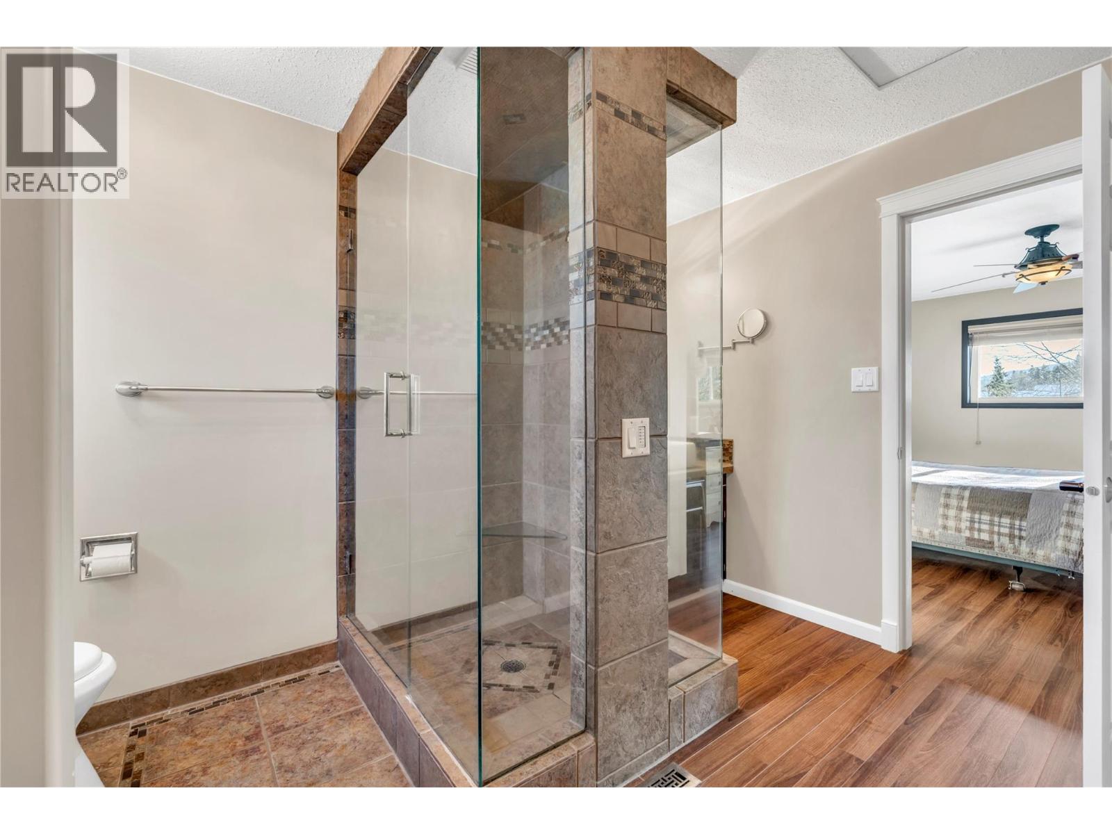 10112 Beavis Place, Summerland