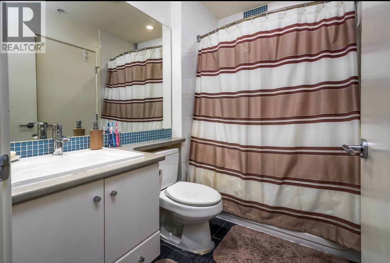32 728 W 14TH STREET — photo 14