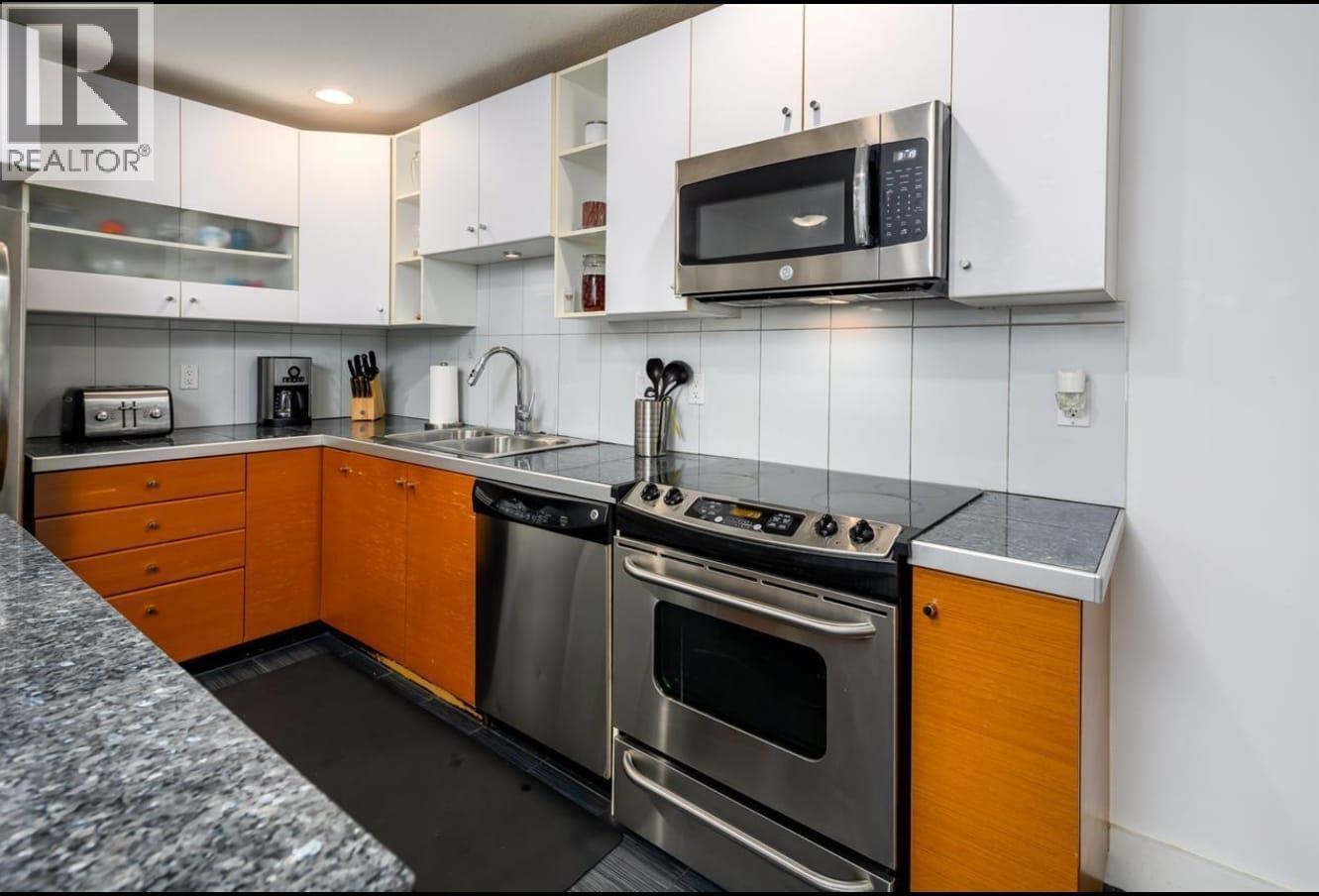 32 728 W 14TH STREET — photo 5