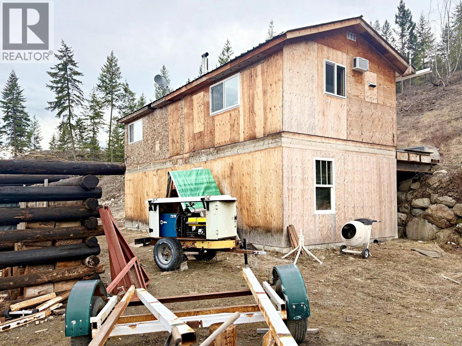 5521 BOULDER MOUNTAIN Road, Barriere