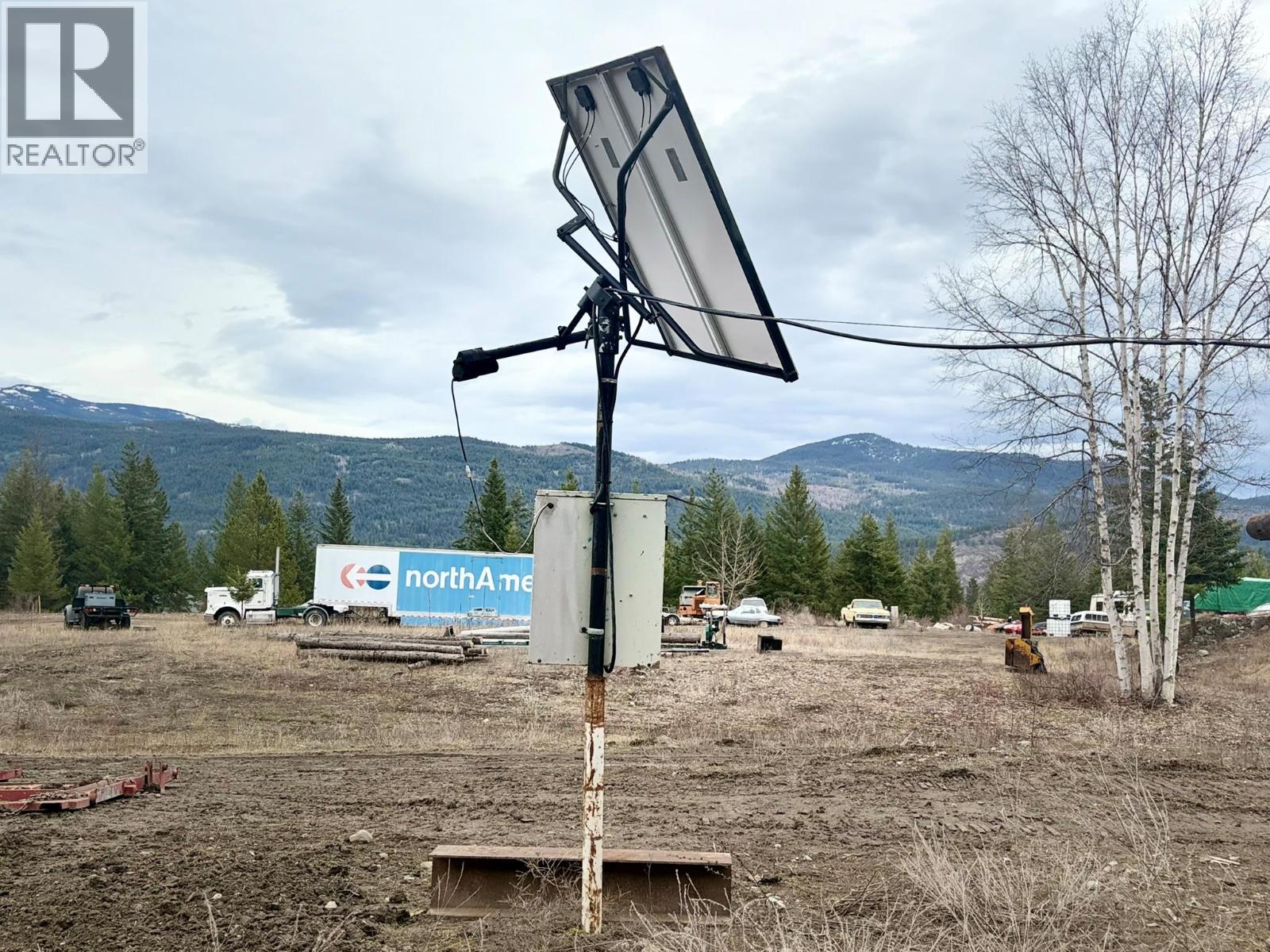 5521 BOULDER MOUNTAIN Road, Barriere