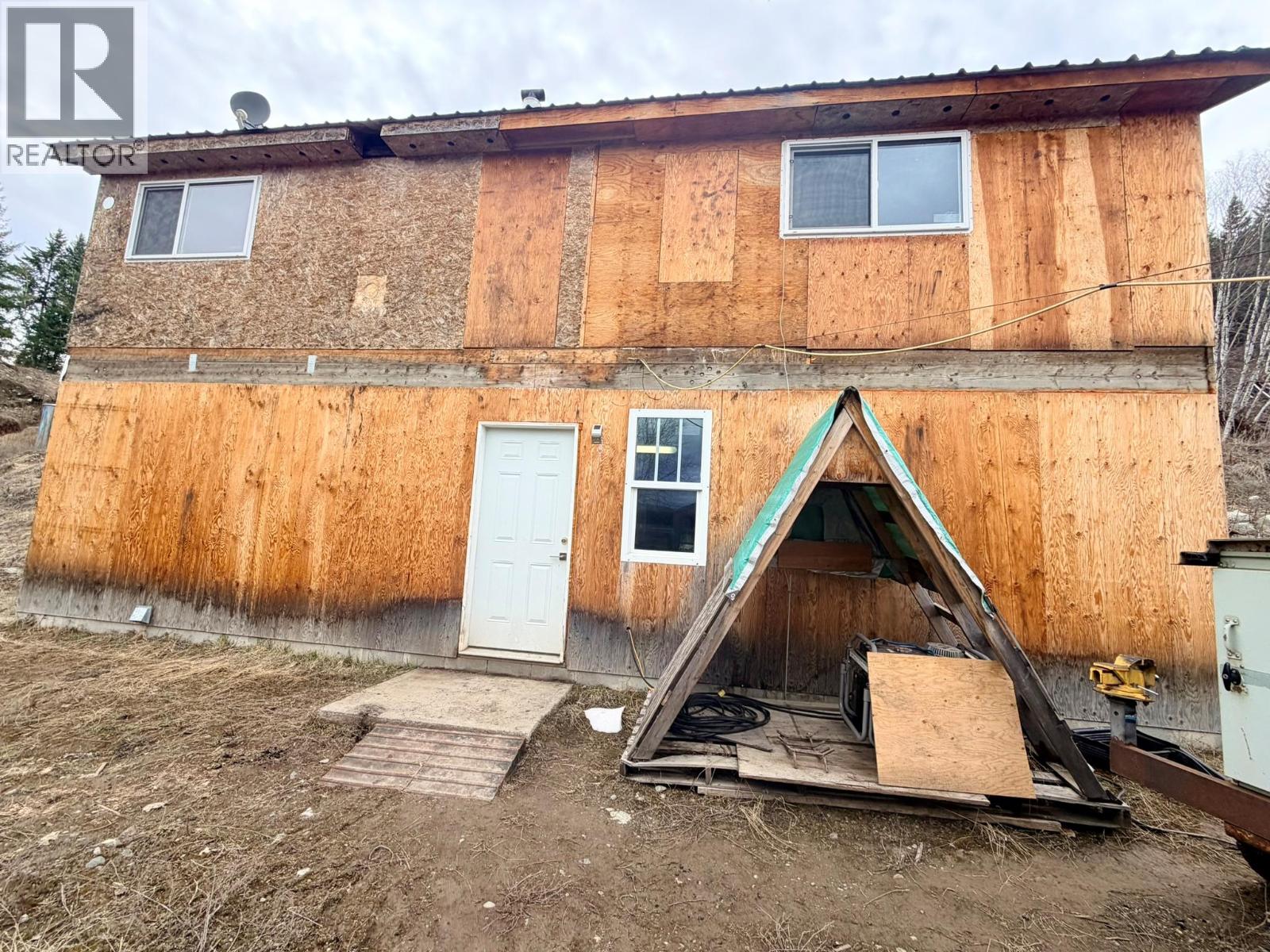 5521 BOULDER MOUNTAIN Road, Barriere