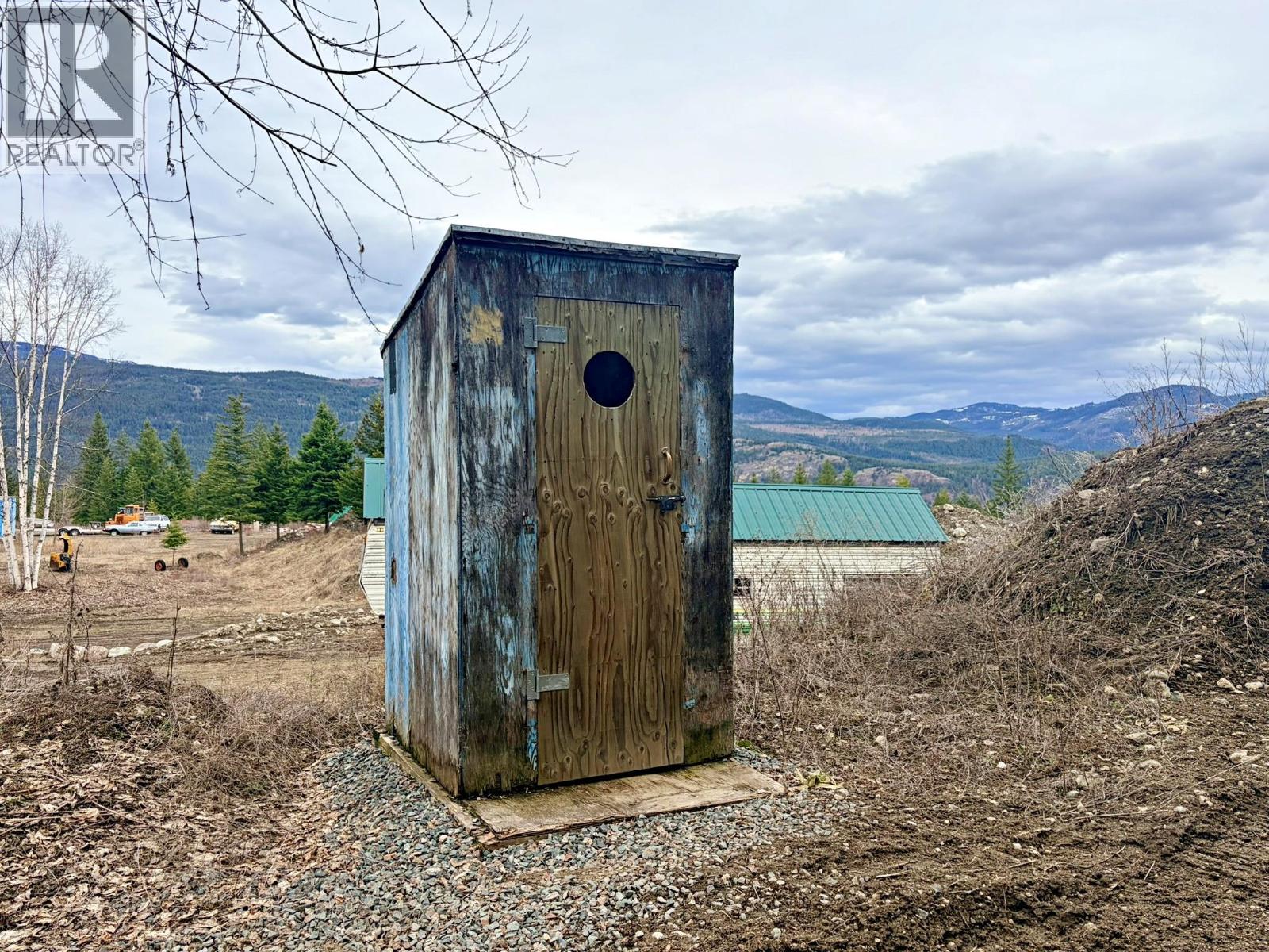 5521 BOULDER MOUNTAIN Road, Barriere