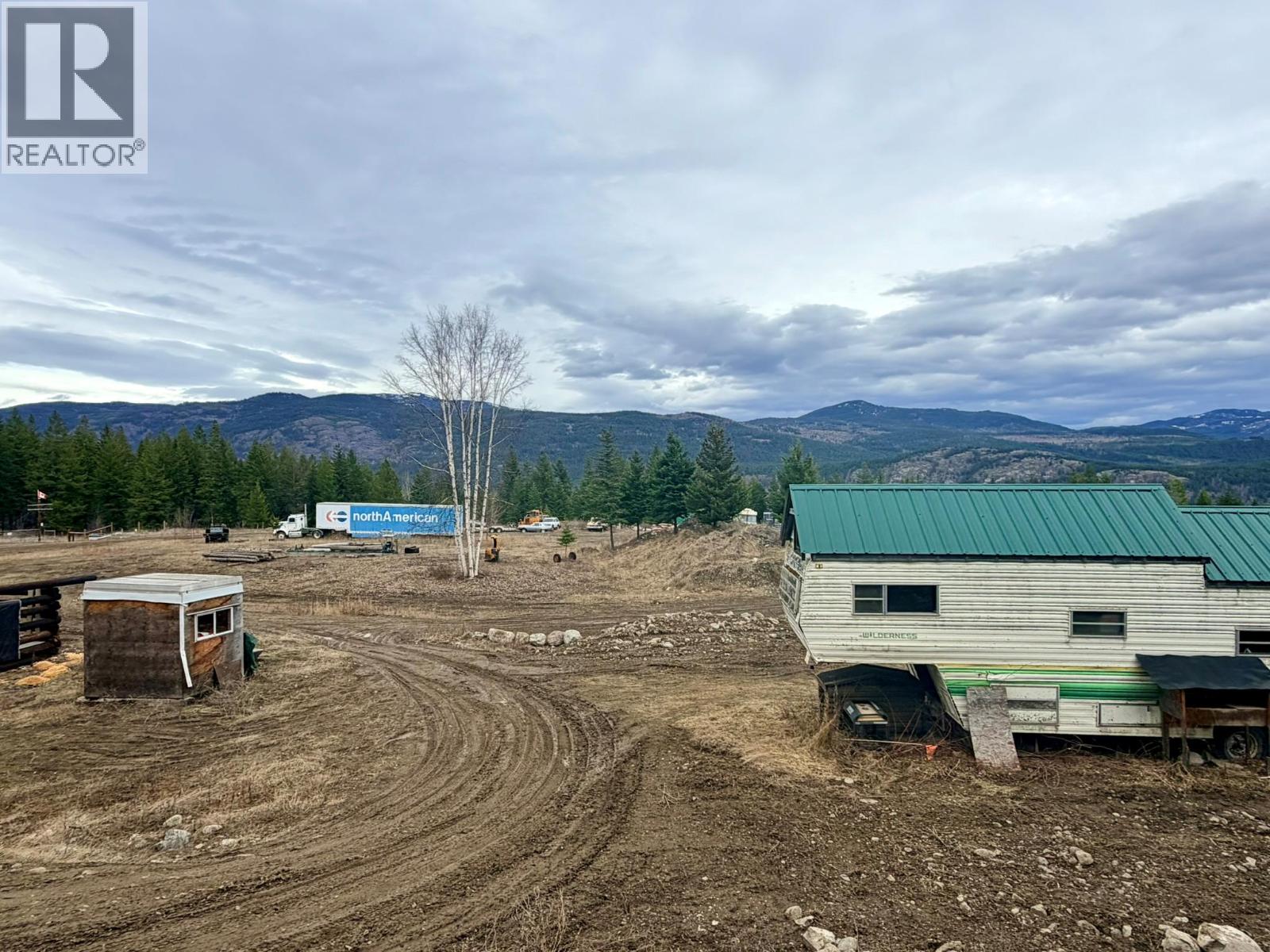 5521 BOULDER MOUNTAIN Road, Barriere