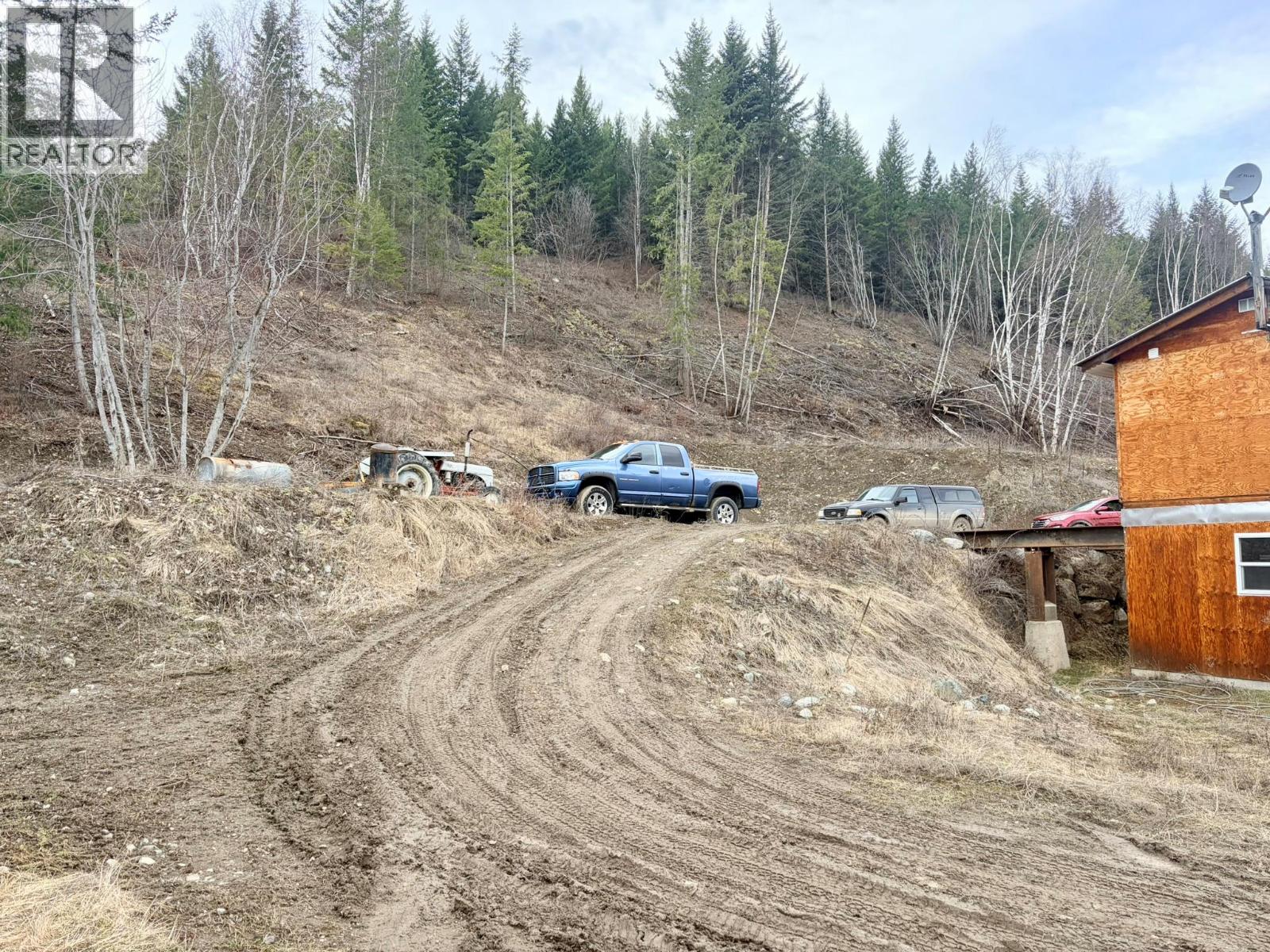 5521 BOULDER MOUNTAIN Road, Barriere