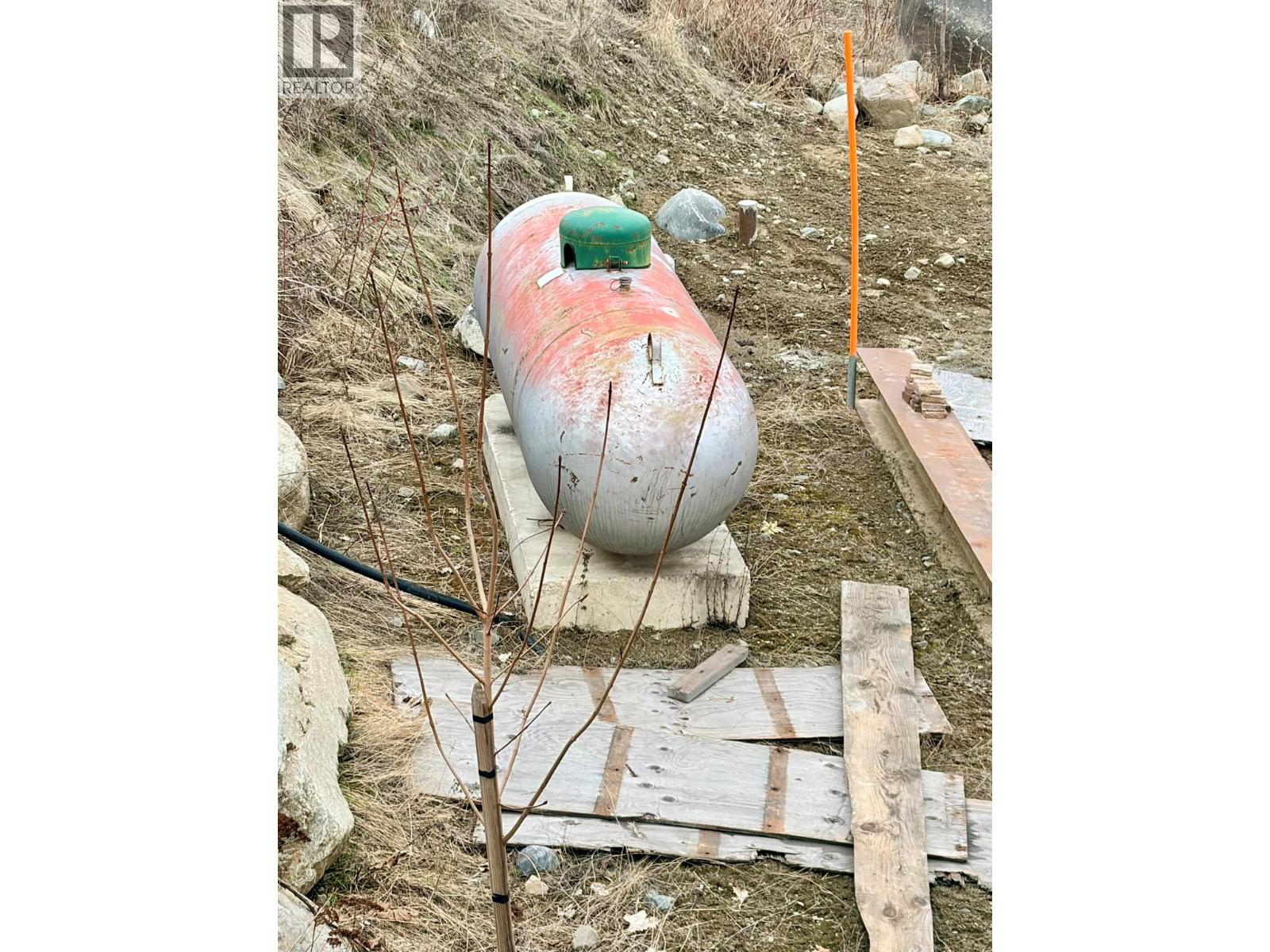 5521 BOULDER MOUNTAIN Road, Barriere