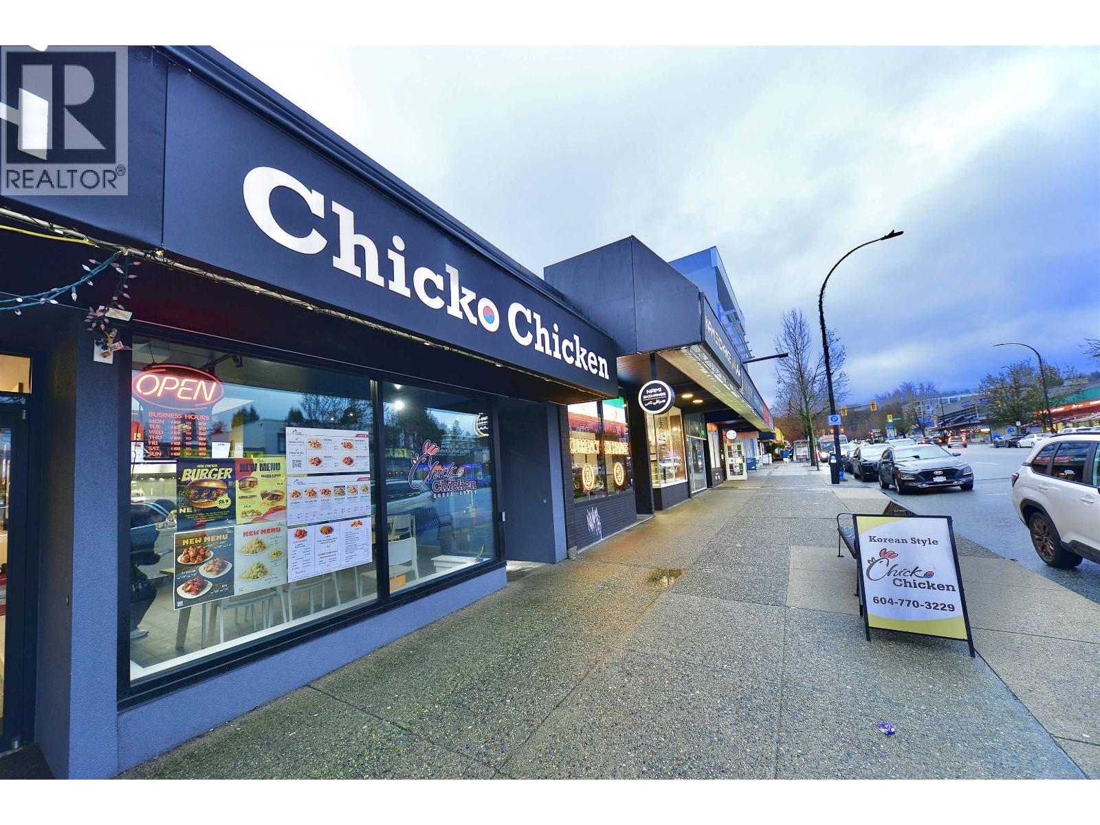 1813 LONSDALE AVENUE, North Vancouver