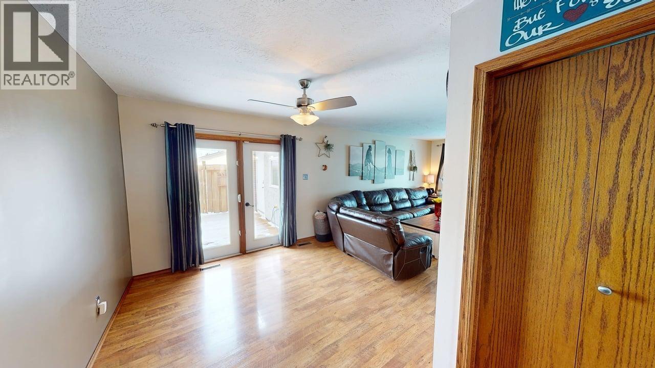 77 PRINCESS CRESCENT - 8