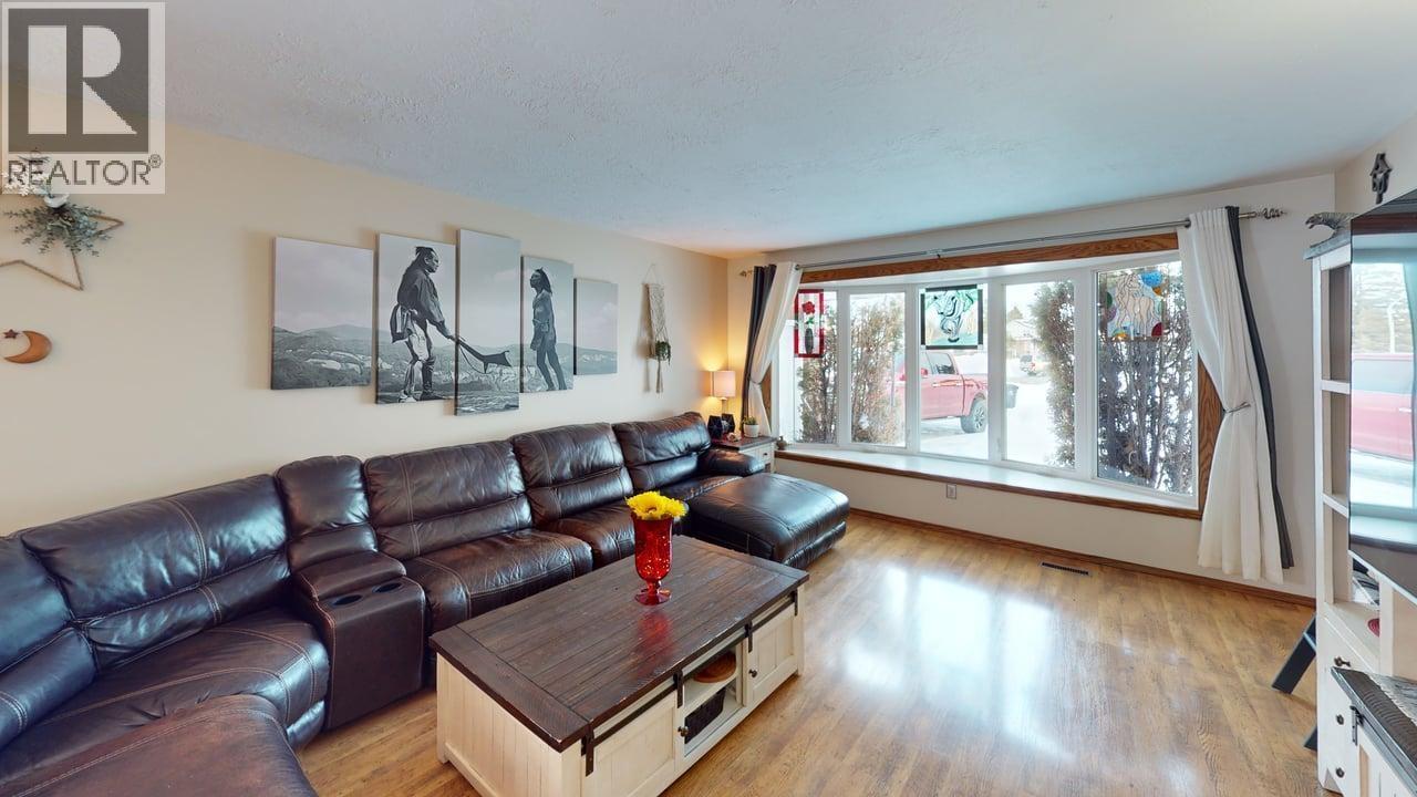 77 PRINCESS CRESCENT - 10