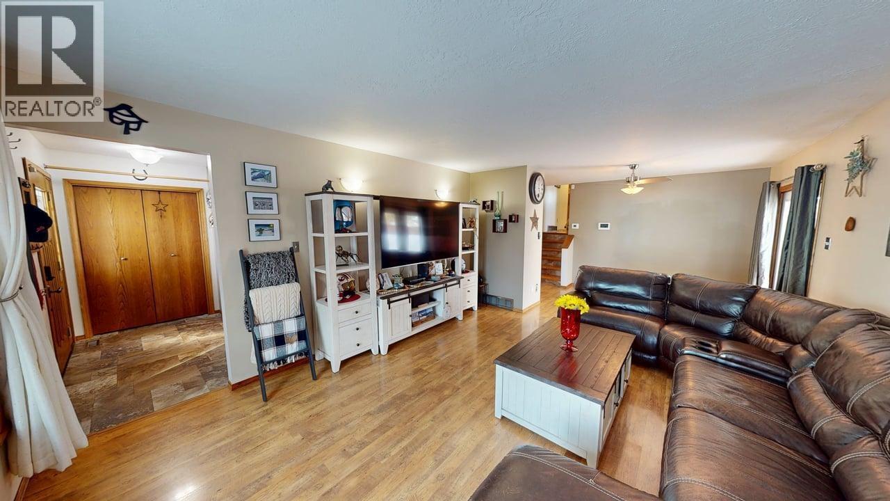 77 PRINCESS CRESCENT - 11