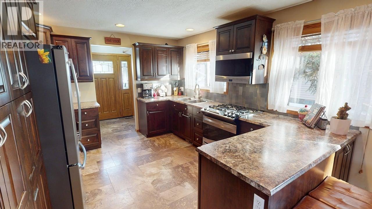 77 PRINCESS CRESCENT - 5