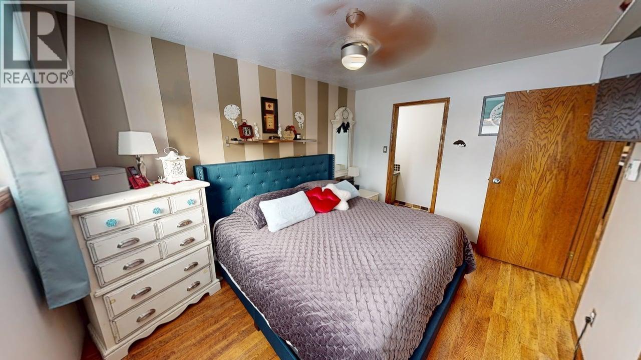 77 PRINCESS CRESCENT - 13