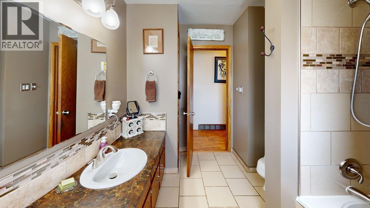 77 PRINCESS CRESCENT - 20