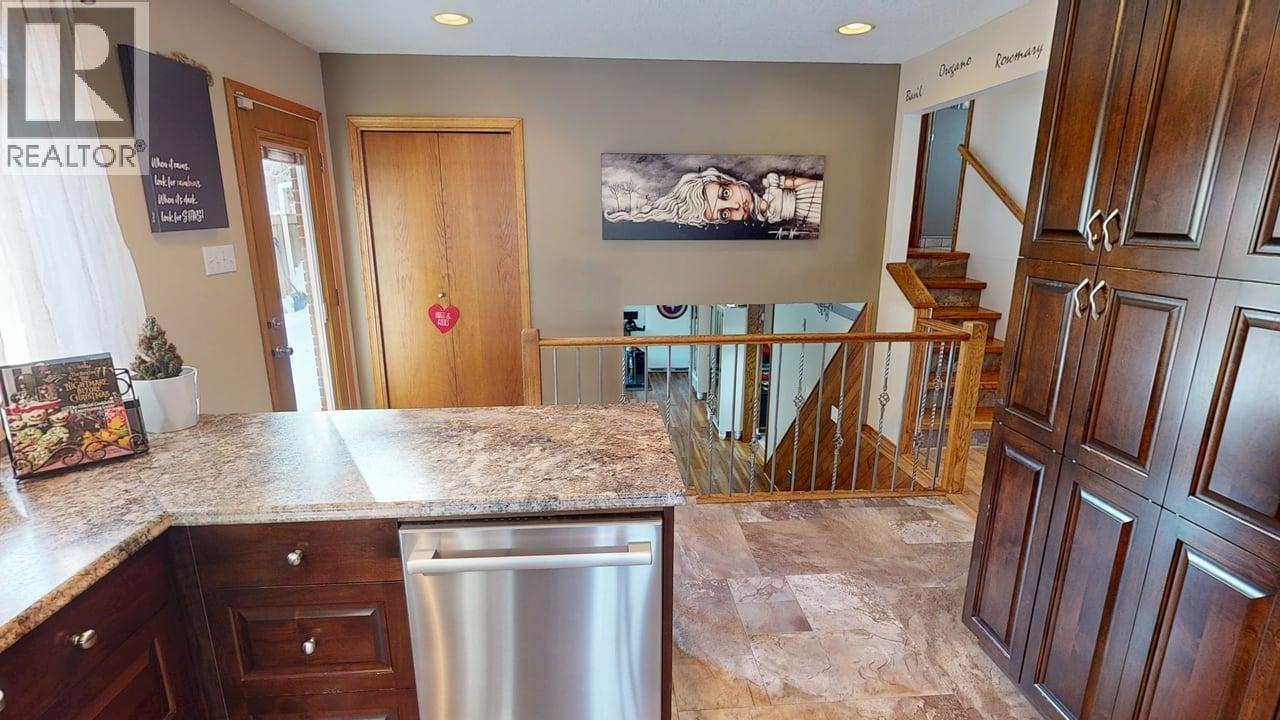 77 PRINCESS CRESCENT - 7