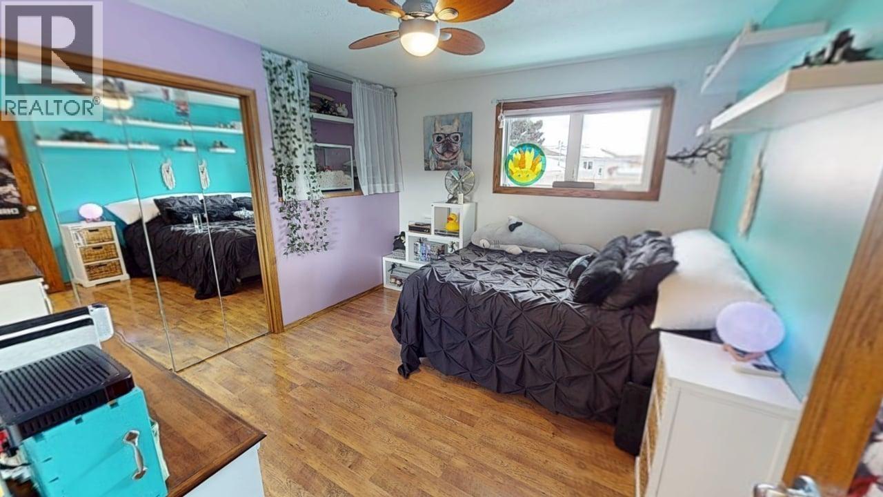 77 PRINCESS CRESCENT - 18