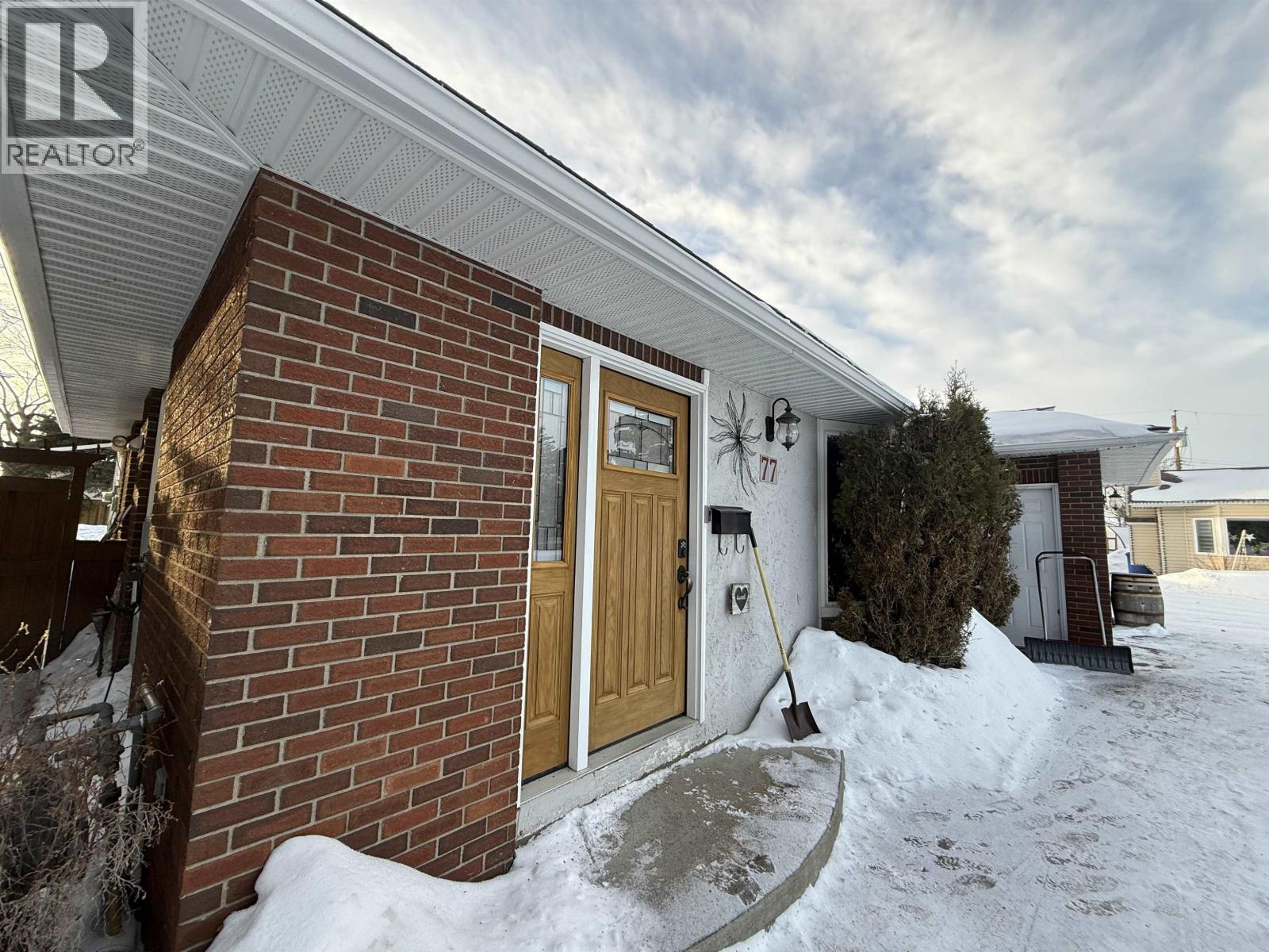 77 PRINCESS Crescent - photo 2