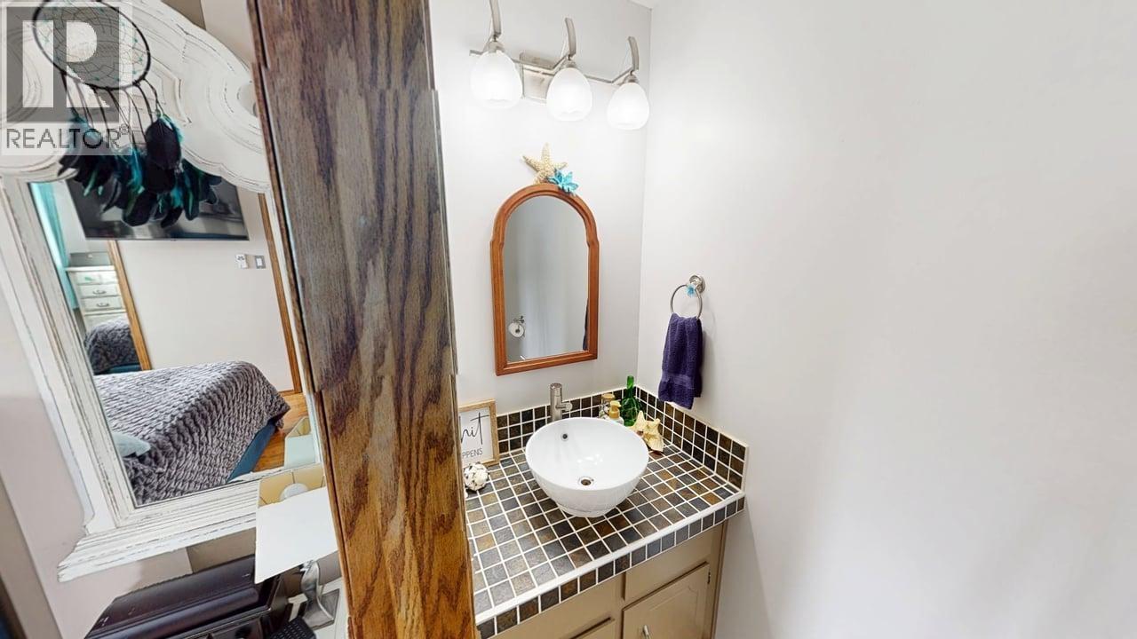 77 PRINCESS CRESCENT - 15