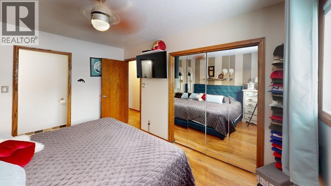 77 PRINCESS CRESCENT - 14