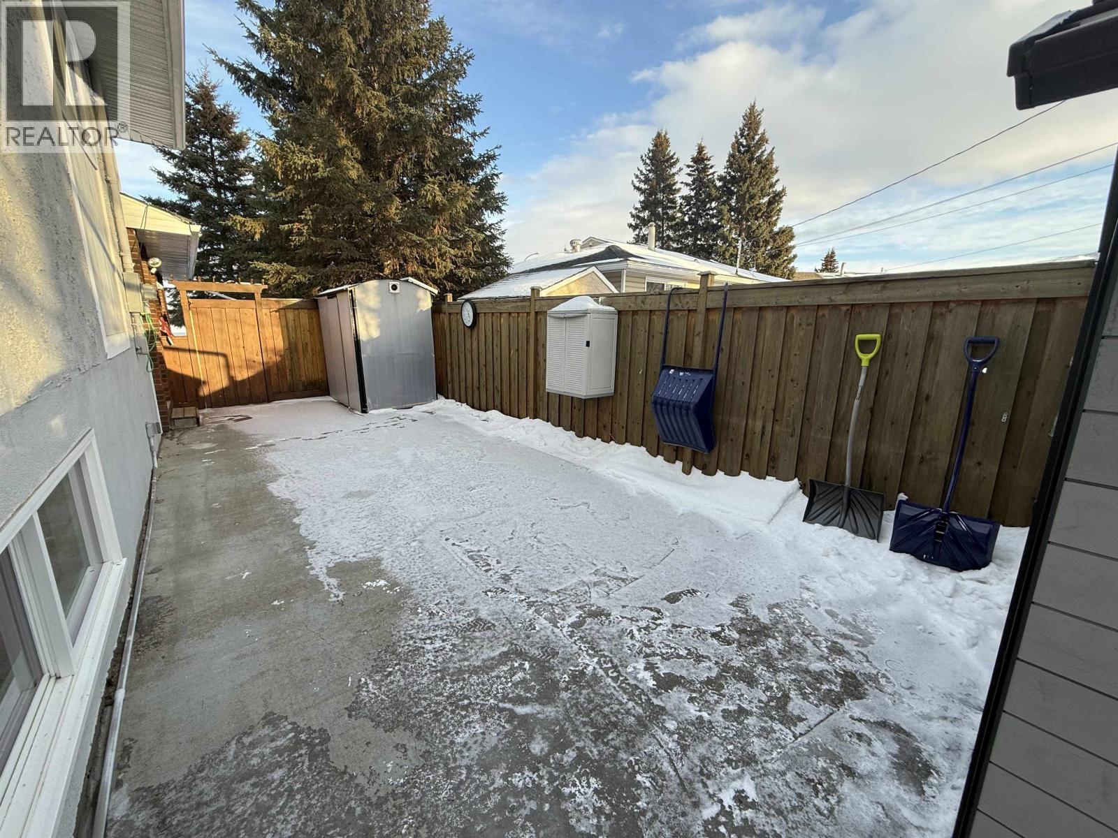 77 PRINCESS CRESCENT - 31