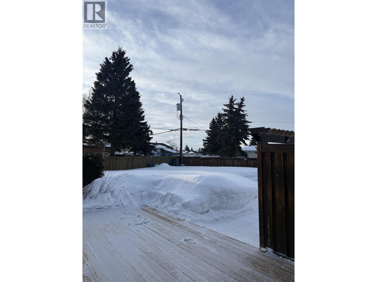 77 PRINCESS CRESCENT - 32