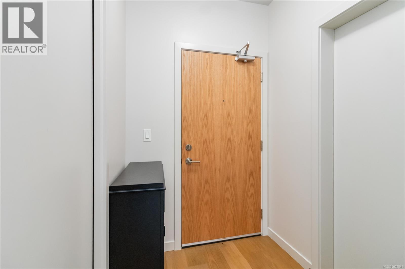 202 629 Speed Avenue, Victoria