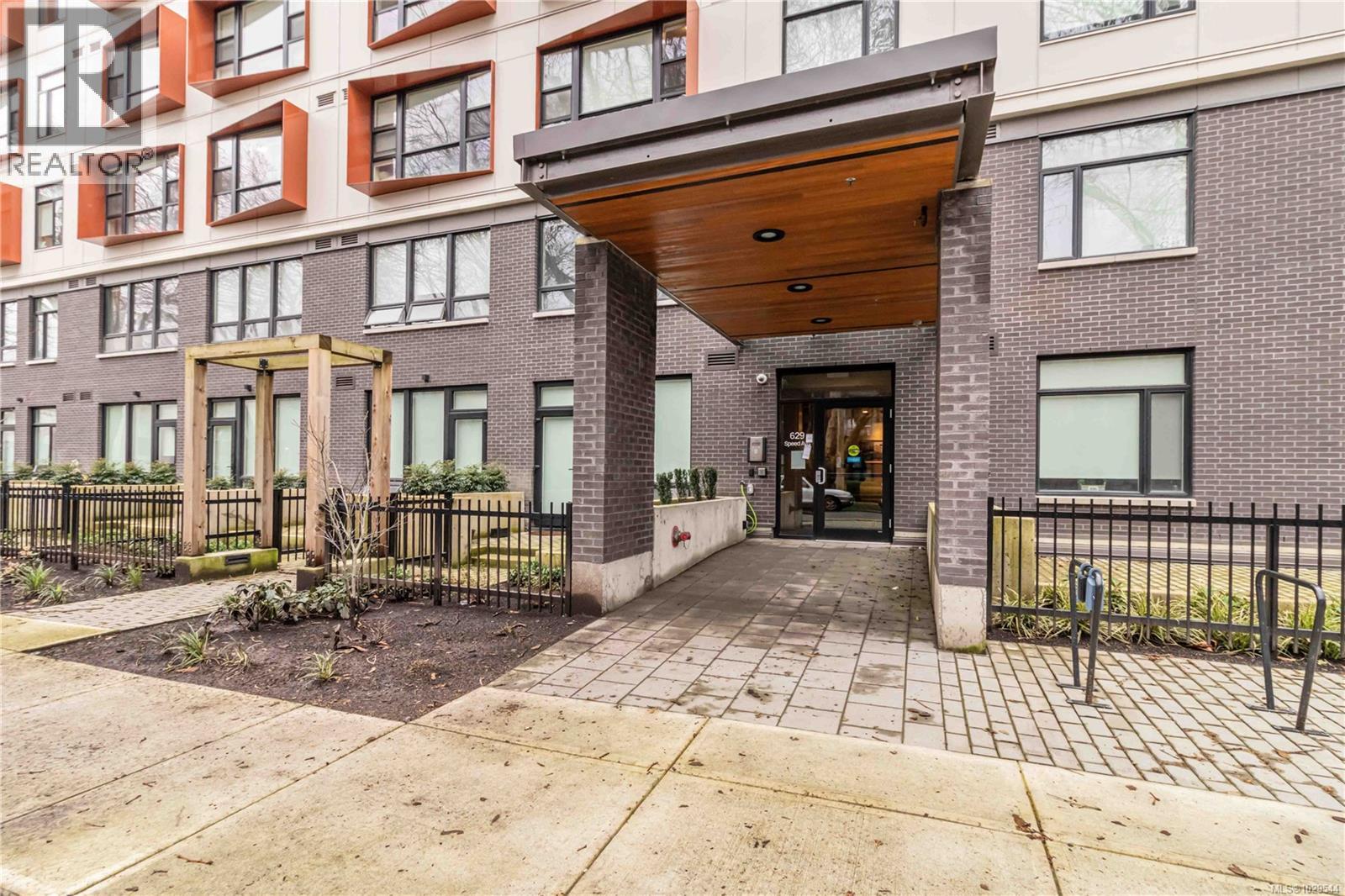 202 629 Speed Avenue, Victoria