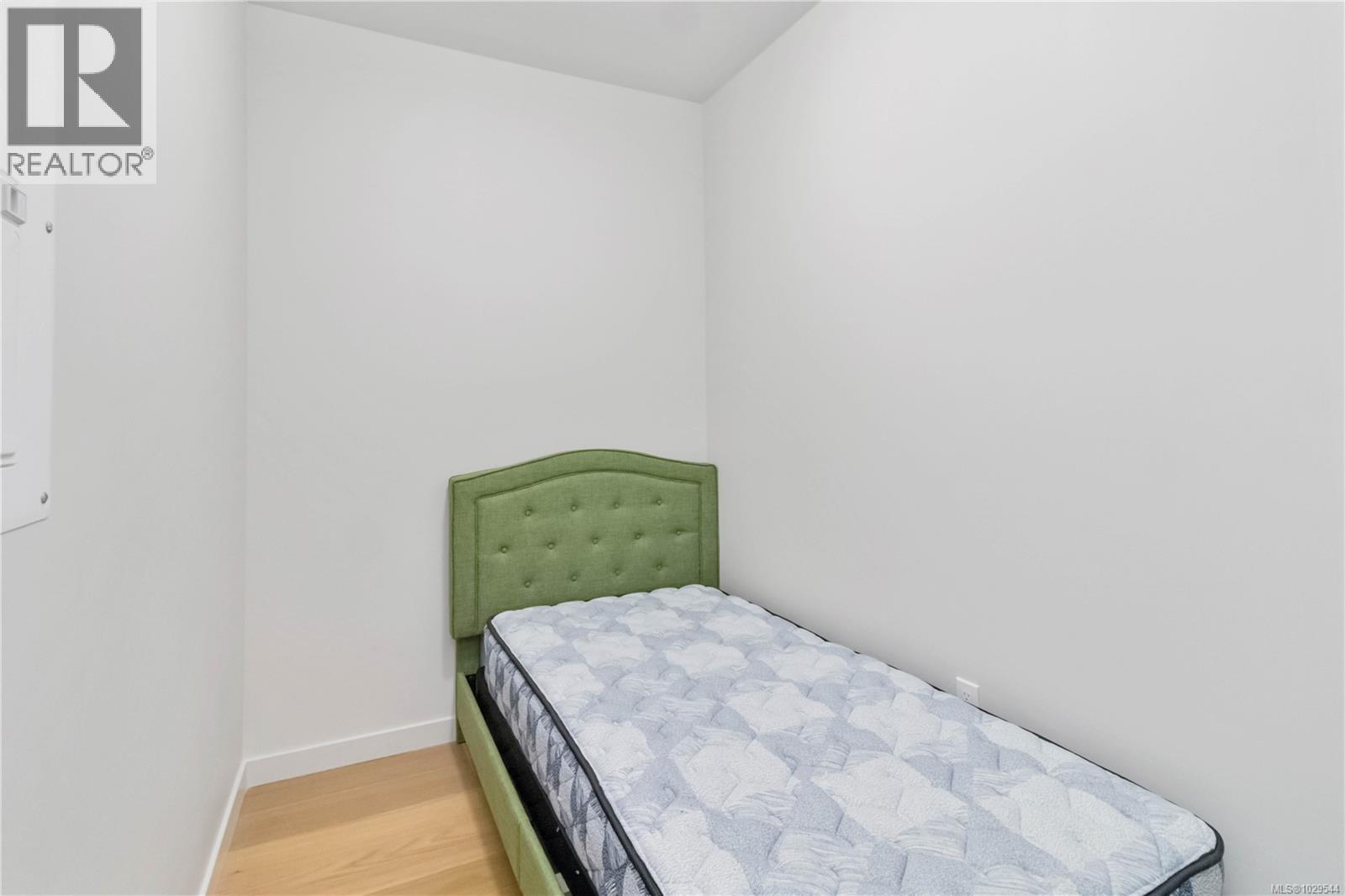 202 629 Speed Avenue, Victoria