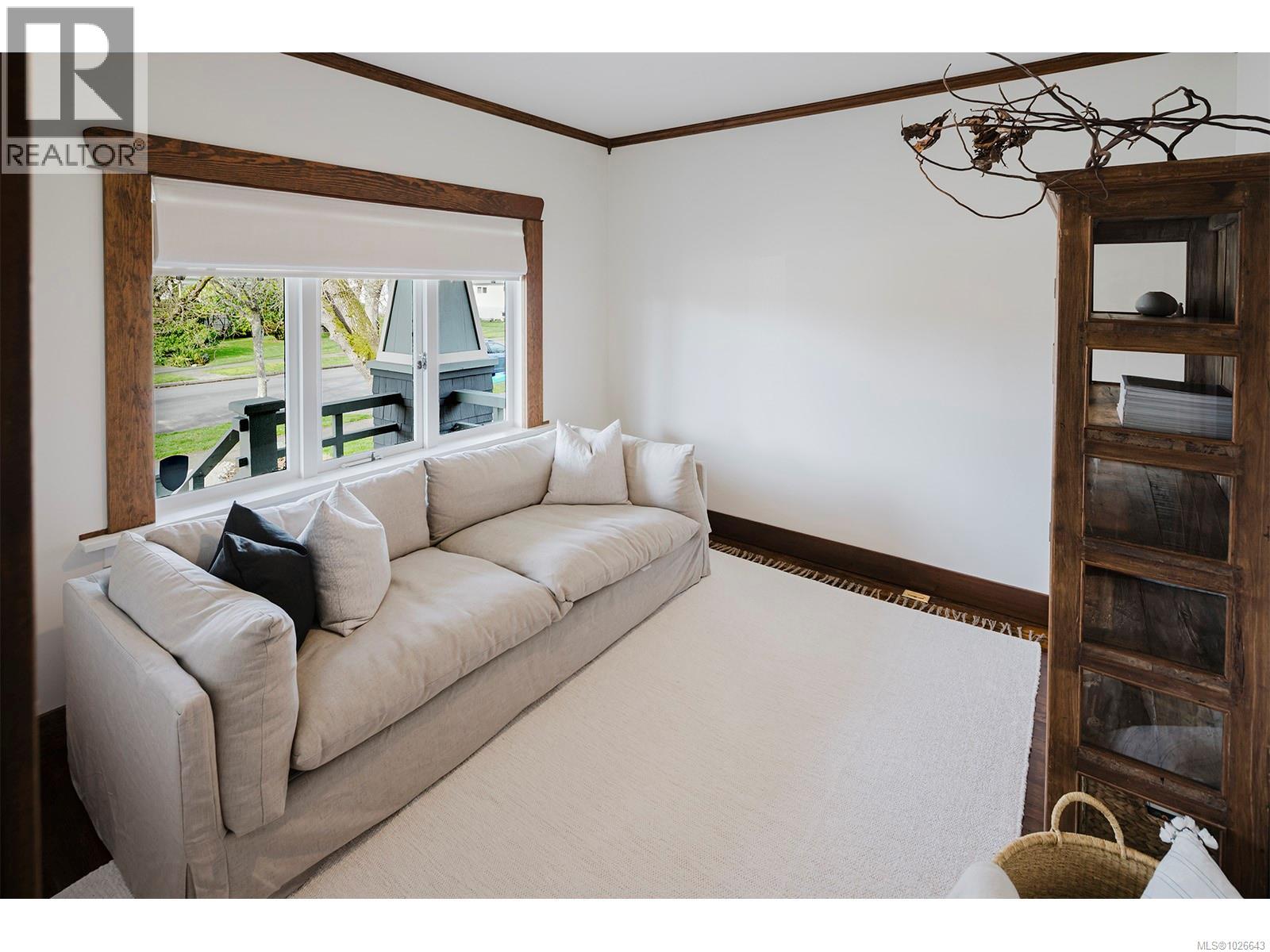 939 COWICHAN ST - 27