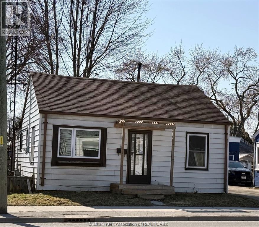 16 MCNAUGHTON AVENUE