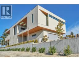  765 Westminster Avenue East, Penticton