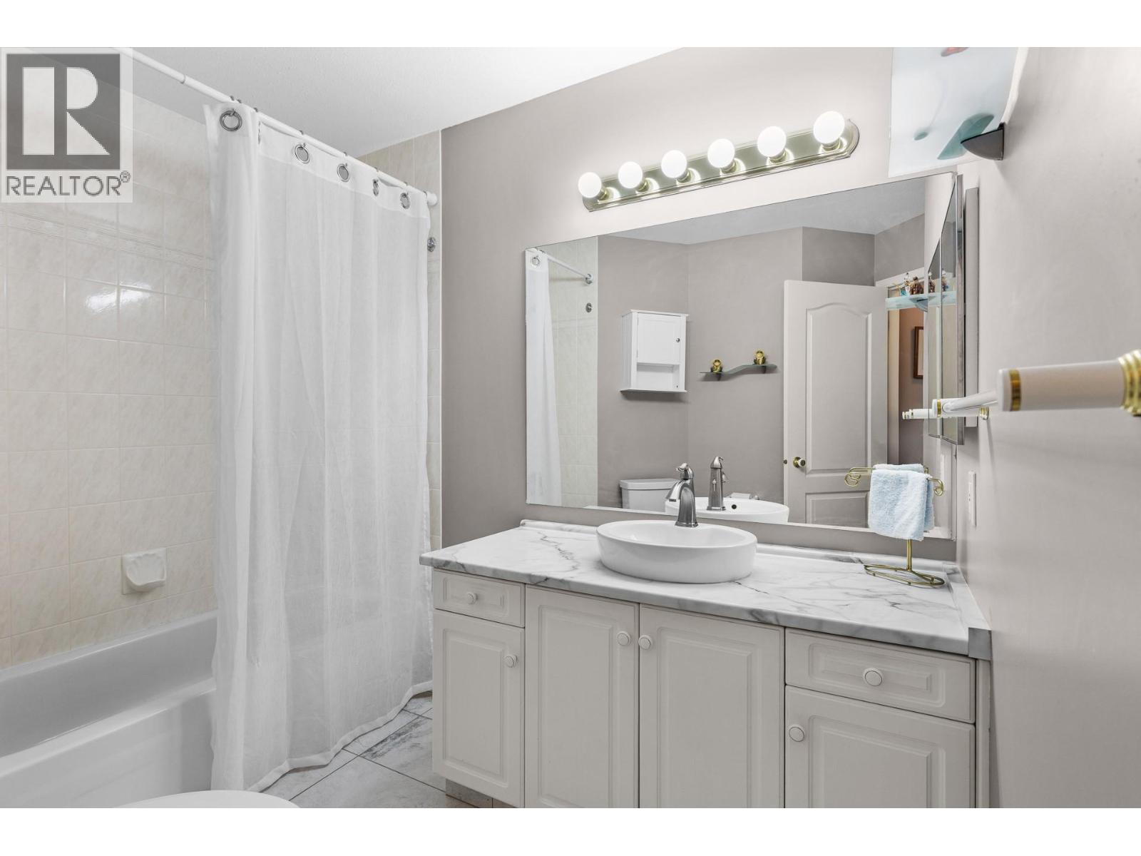 933 Harvey Avenue Unit# 303, Kelowna