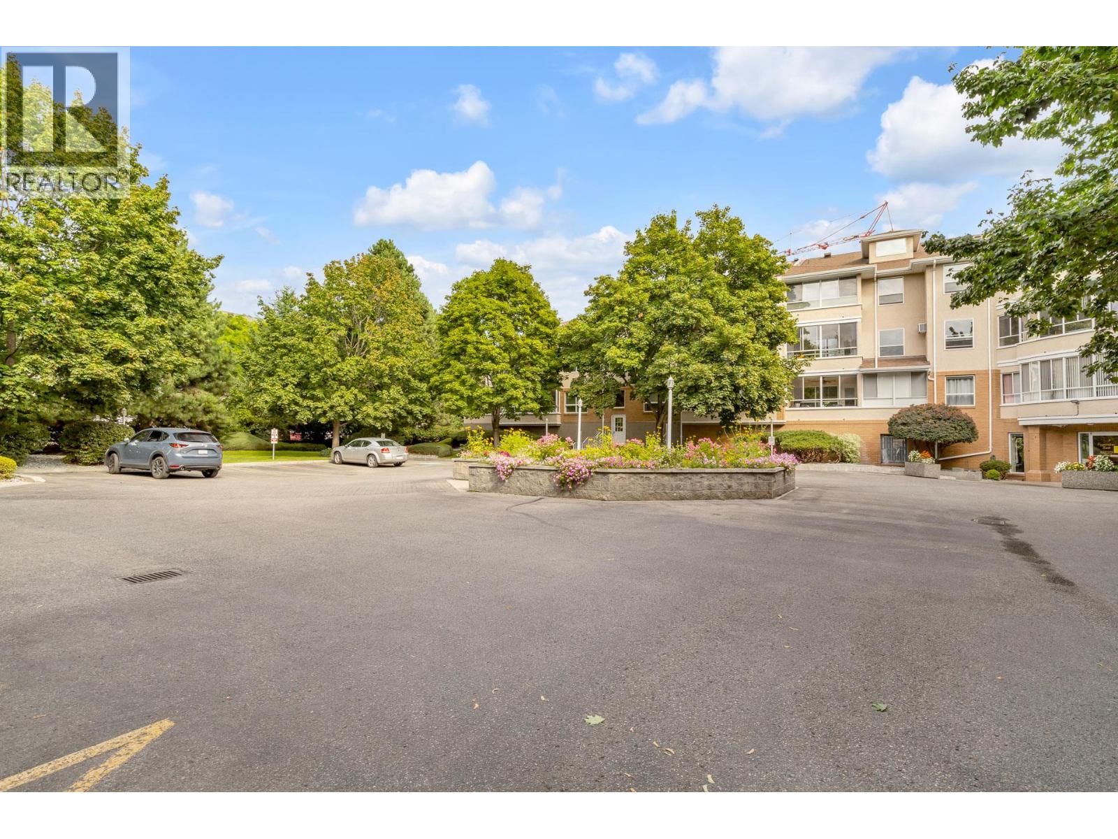 #303 933 Harvey Avenue - 37