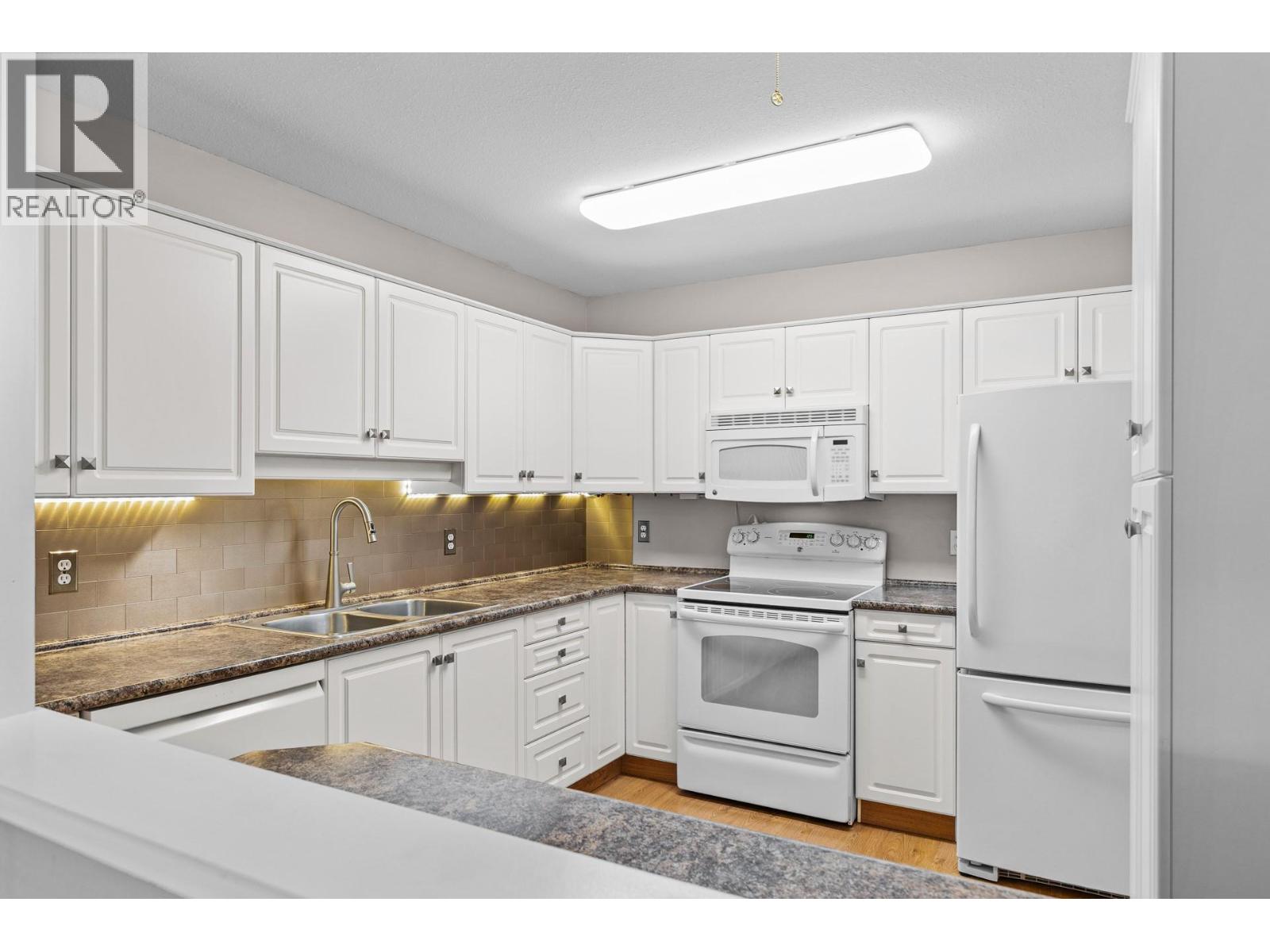 933 Harvey Avenue Unit# 303, Kelowna