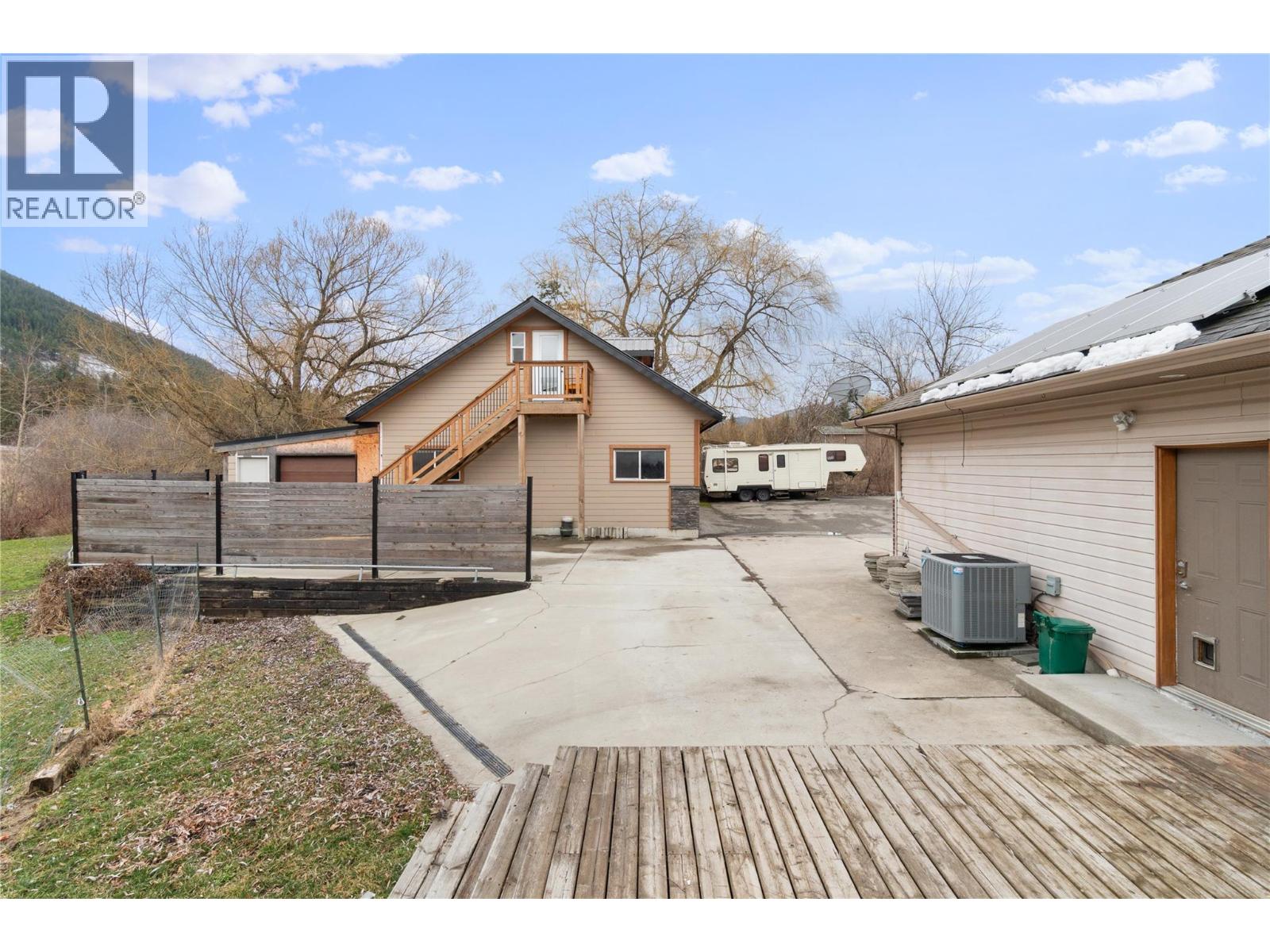  3960 50 Street Northeast, Salmon Arm