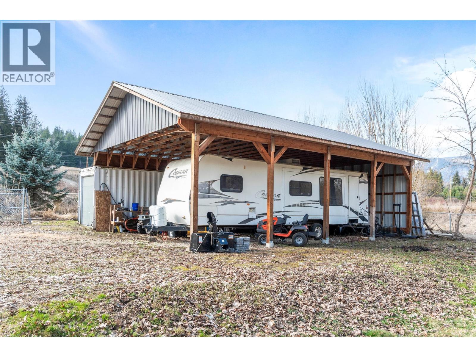  3960 50 Street Northeast, Salmon Arm